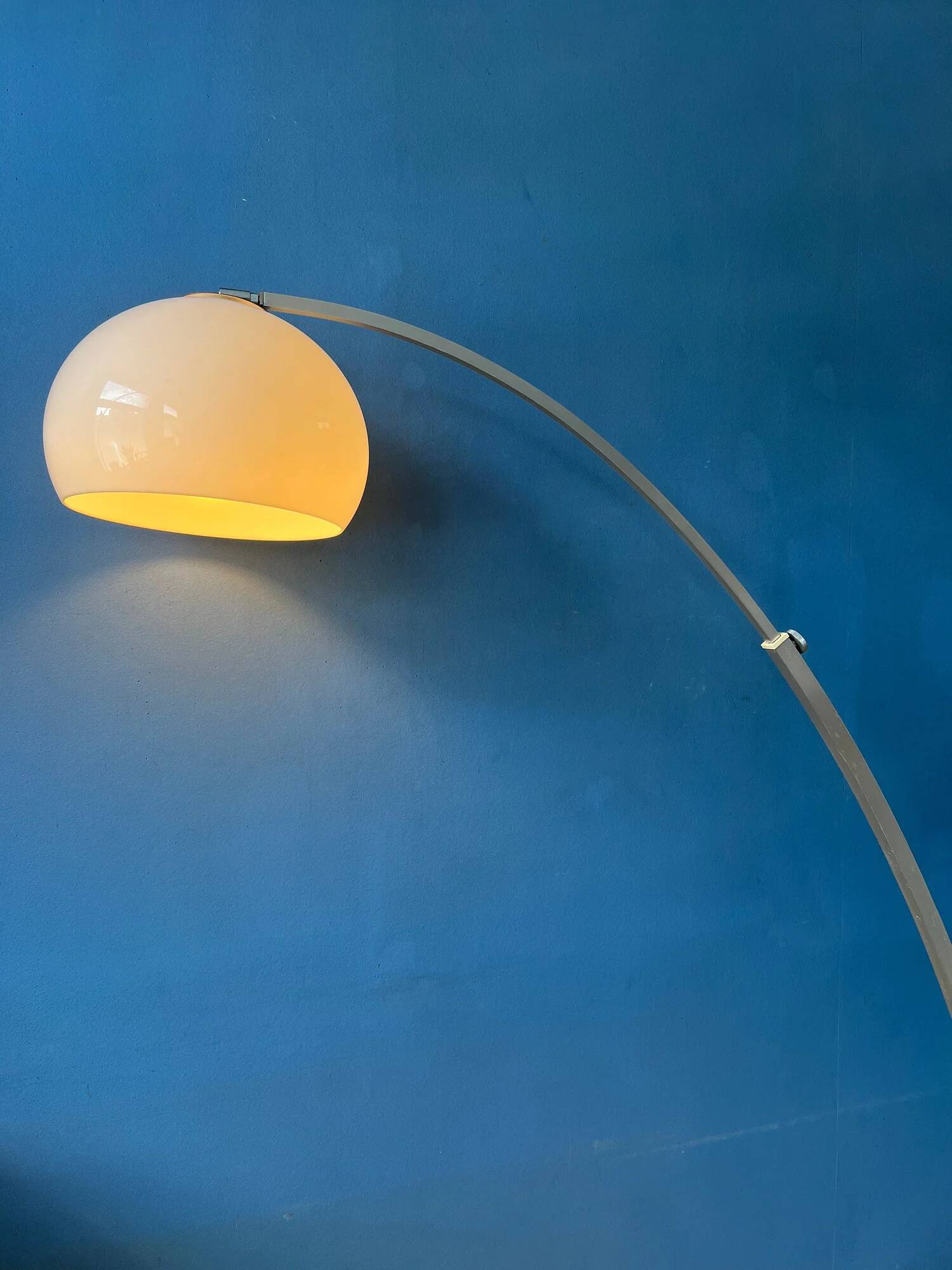 Vintage mid-century gepo space age mushroom arc floor lamp