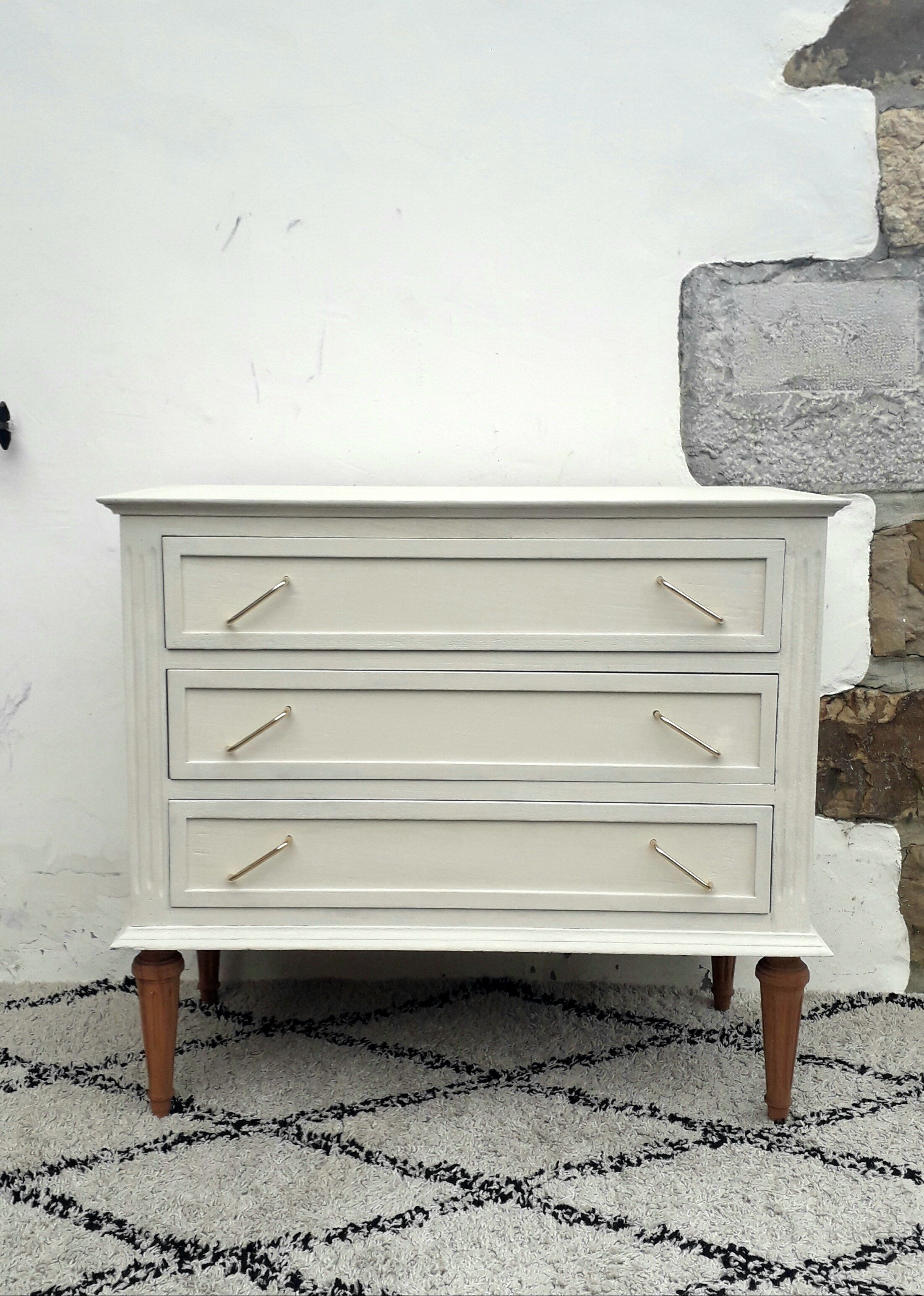 Vintage chest of drawers