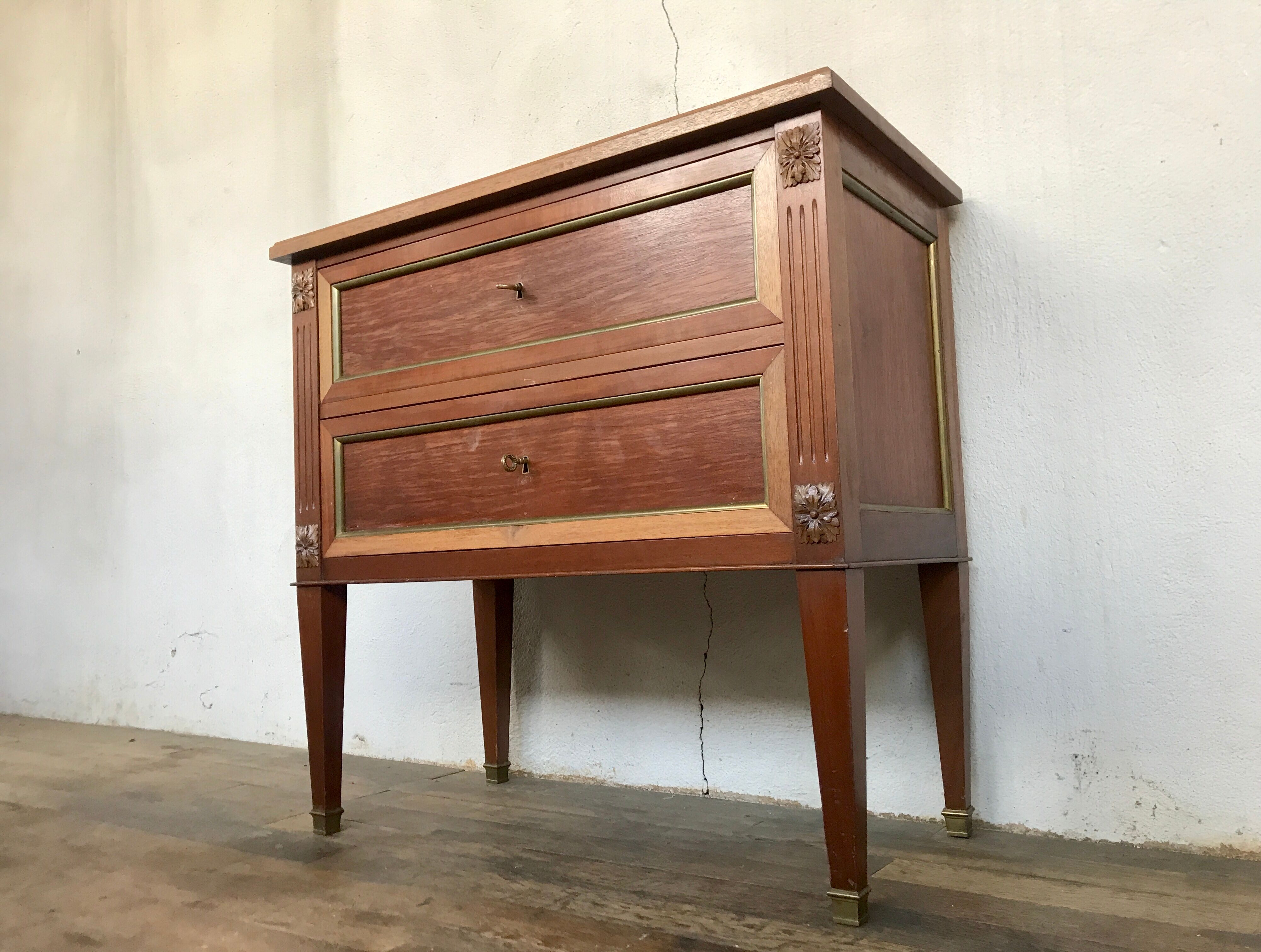 Louis XVI dresser 1930