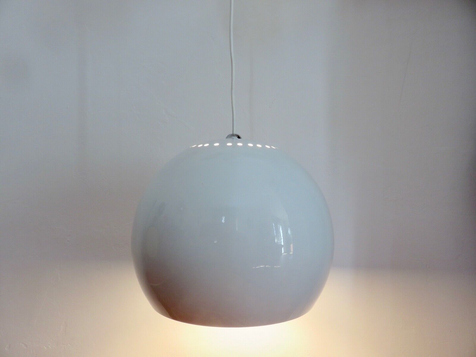 Vintage pendant lamp in white lacquered metal 80s