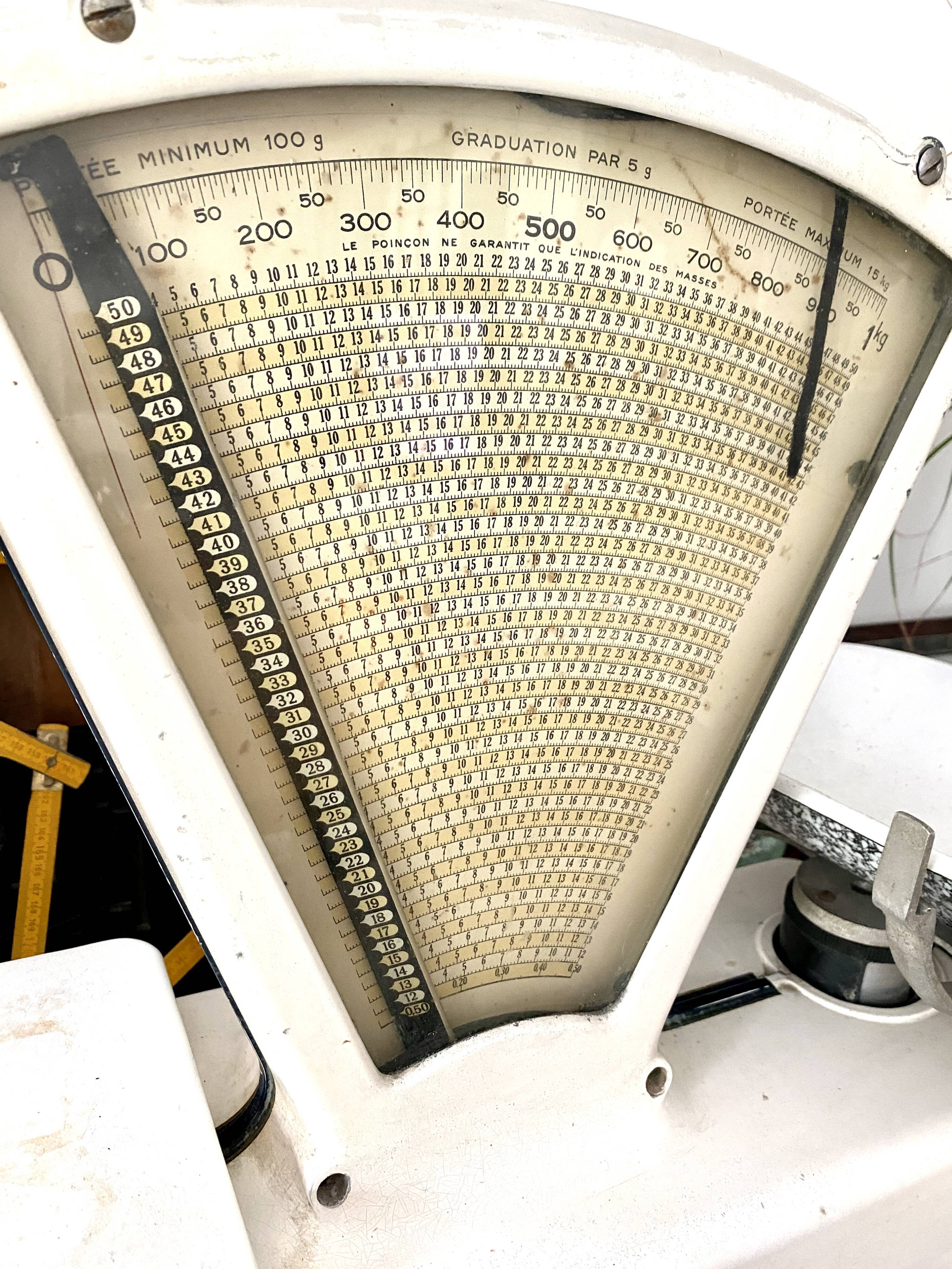Old vintage Testut grocery scale