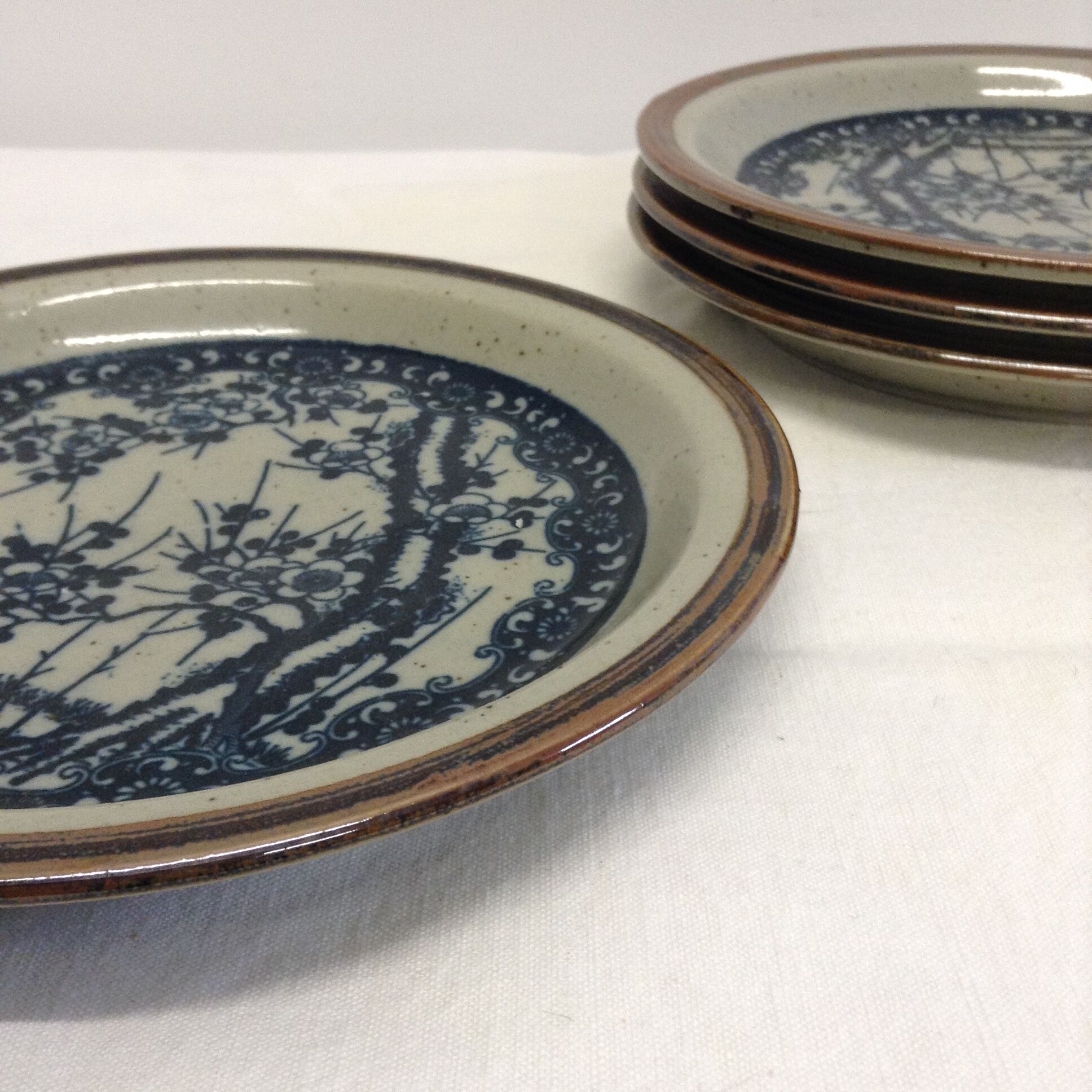 Stoneware plates