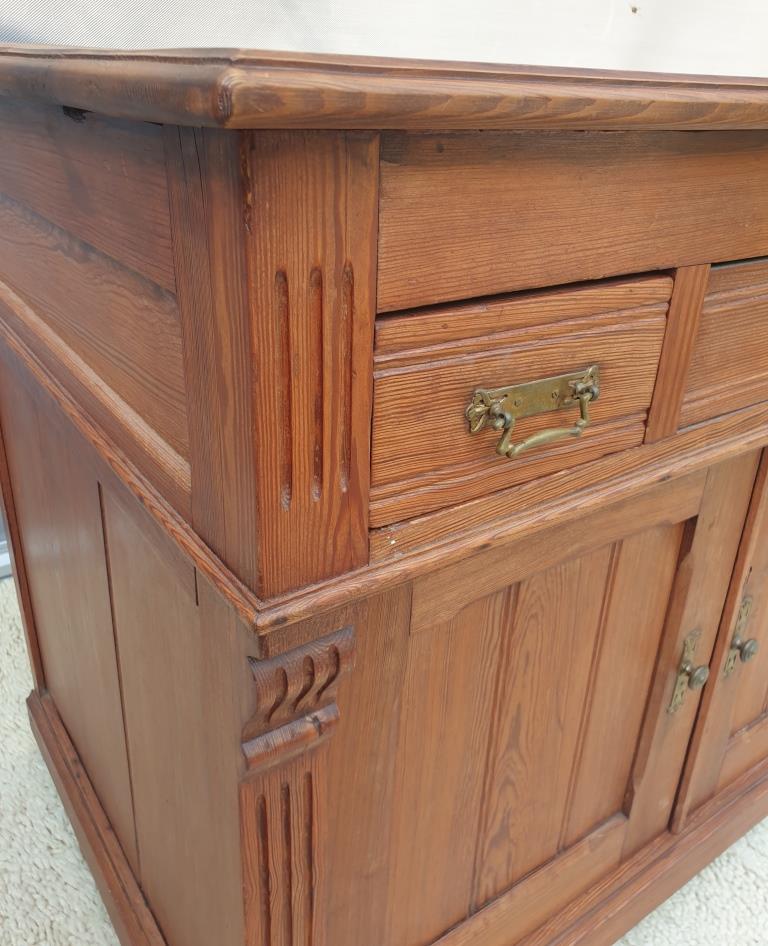 Comptoir buffet pitchpin 1900