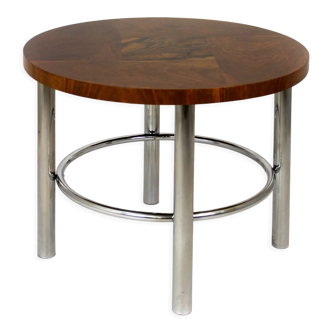 Restored Bauhaus Round Table in Walnut by Robert Slezak, 1930s