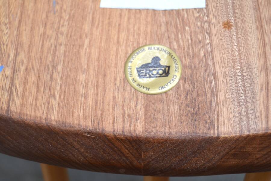 Série de quatre chaises « Quaker »par Lucian Ercolani