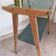 Desserte pieds compas, table à roulettes vintage.