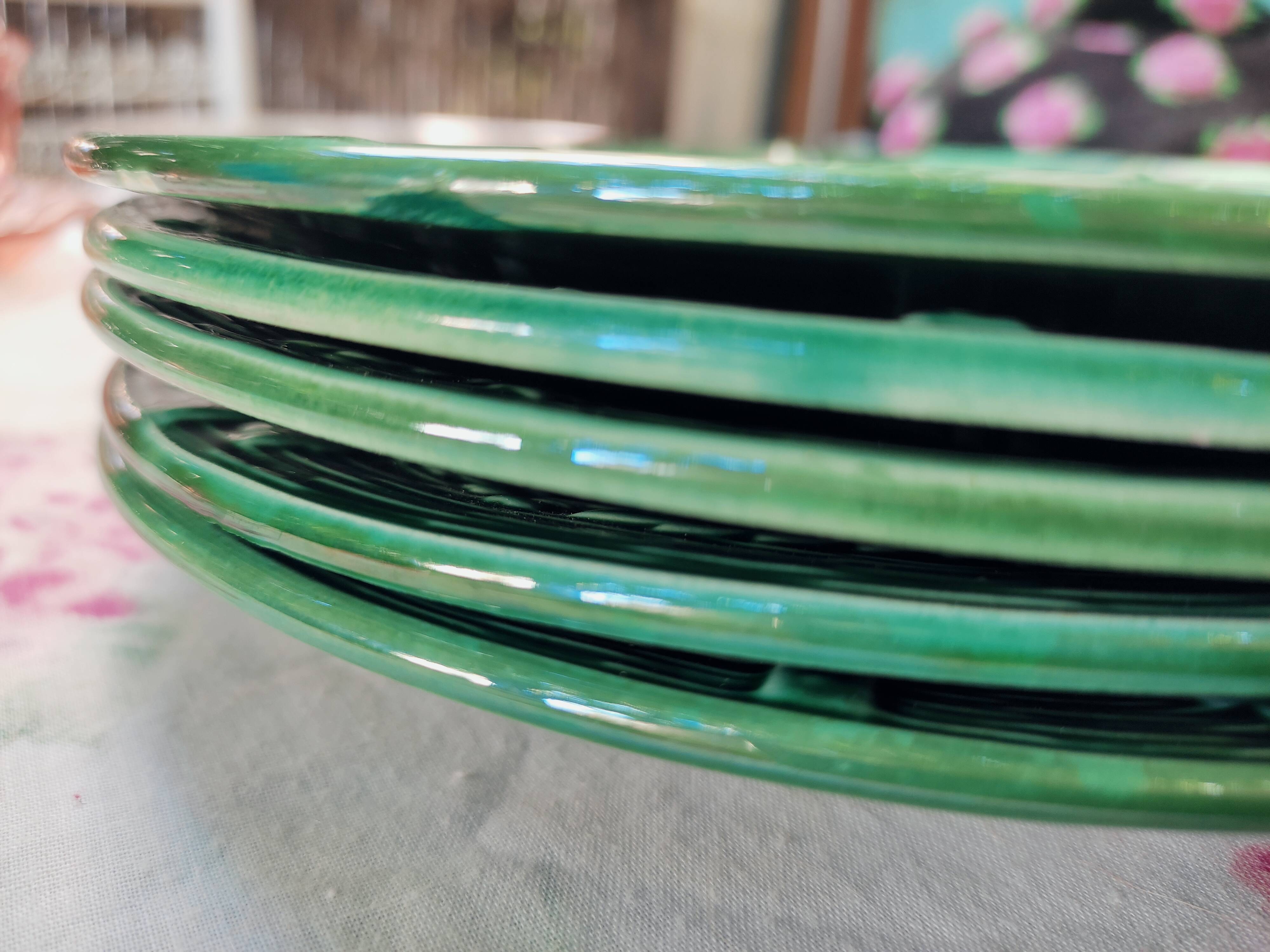 5 plates vine and basketry in slurry by Gien