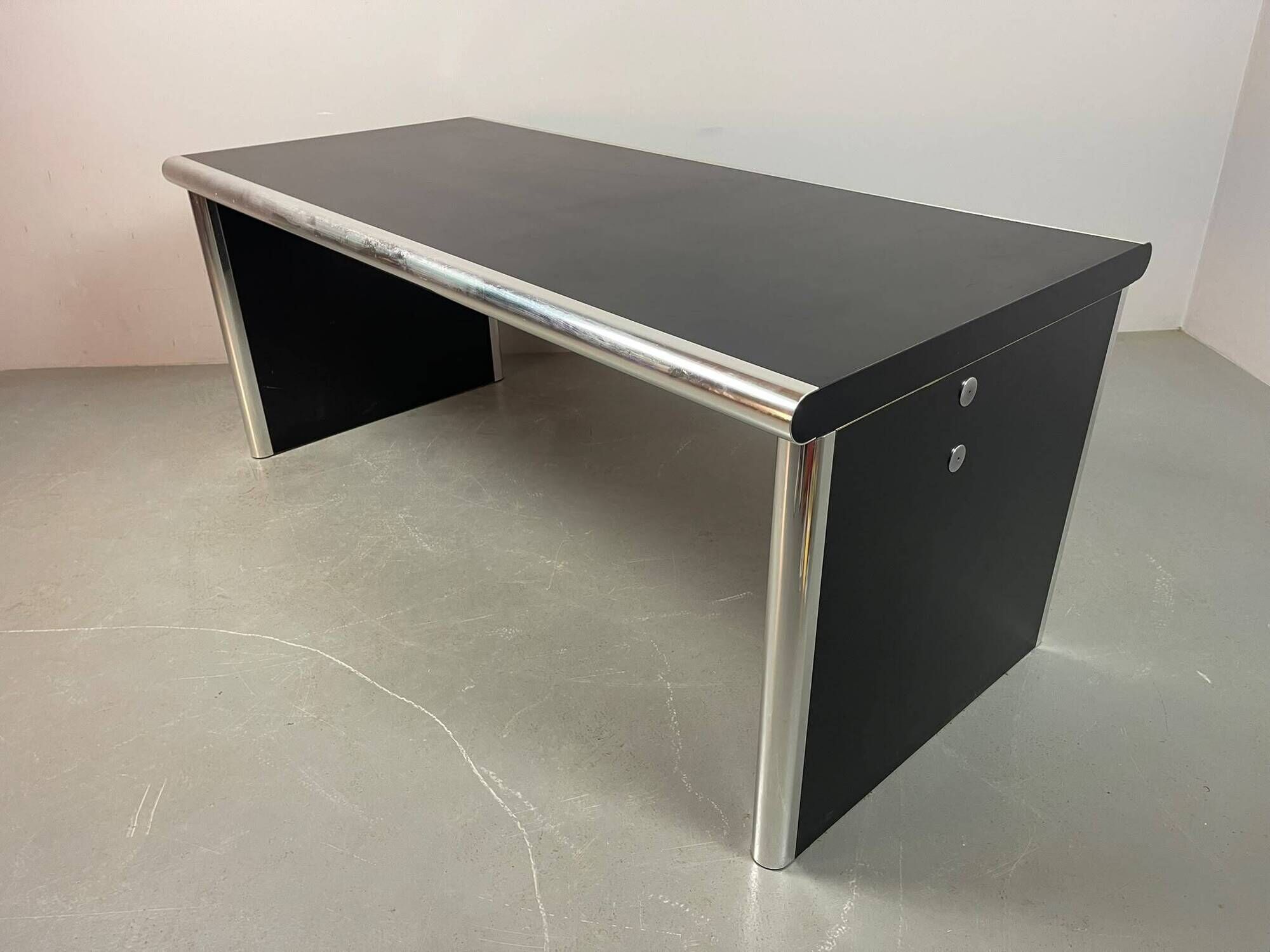 BIG Executive Design Desk by Guido Faleschini for i4 Mariani. Italy, 1970s.