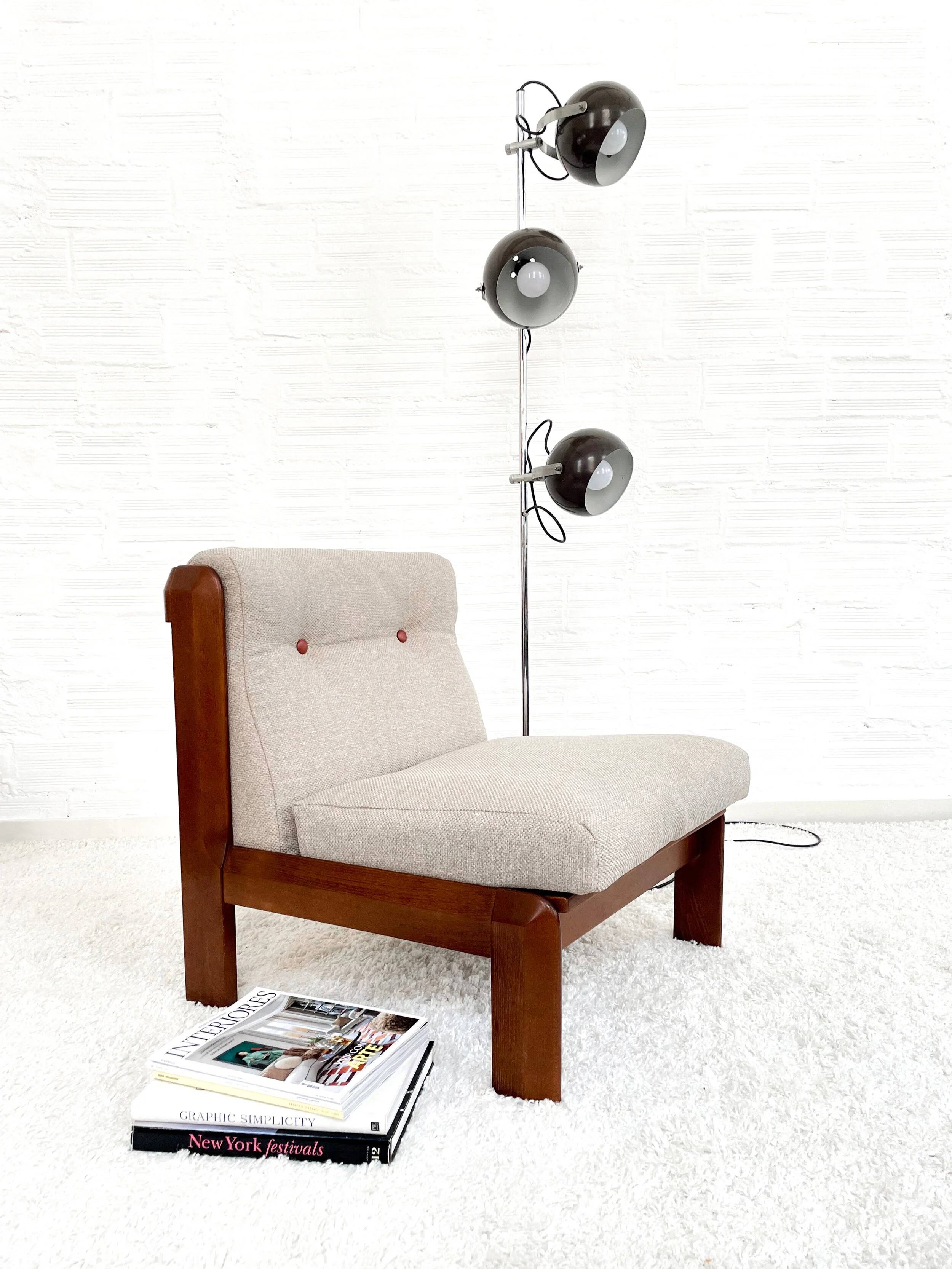 Guilleumas armchair. Upholstered in raw. Spain 70s
