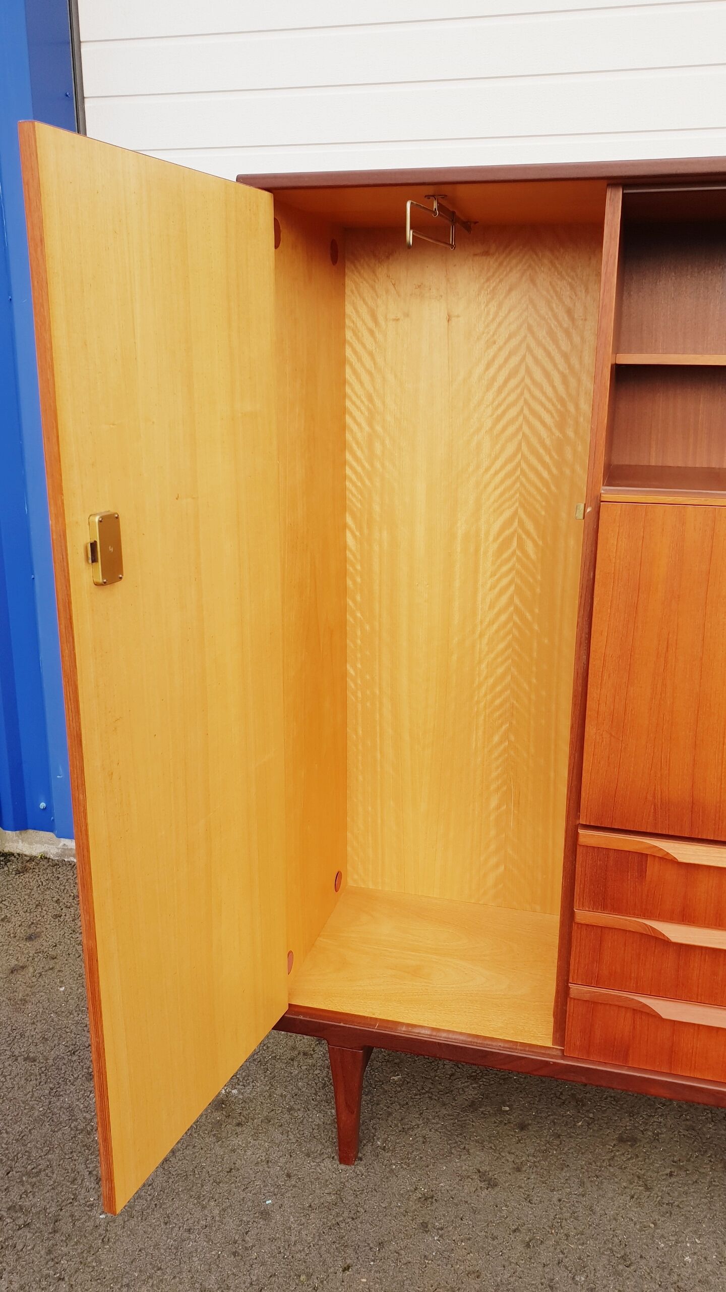Scandinavian secretary cabinet