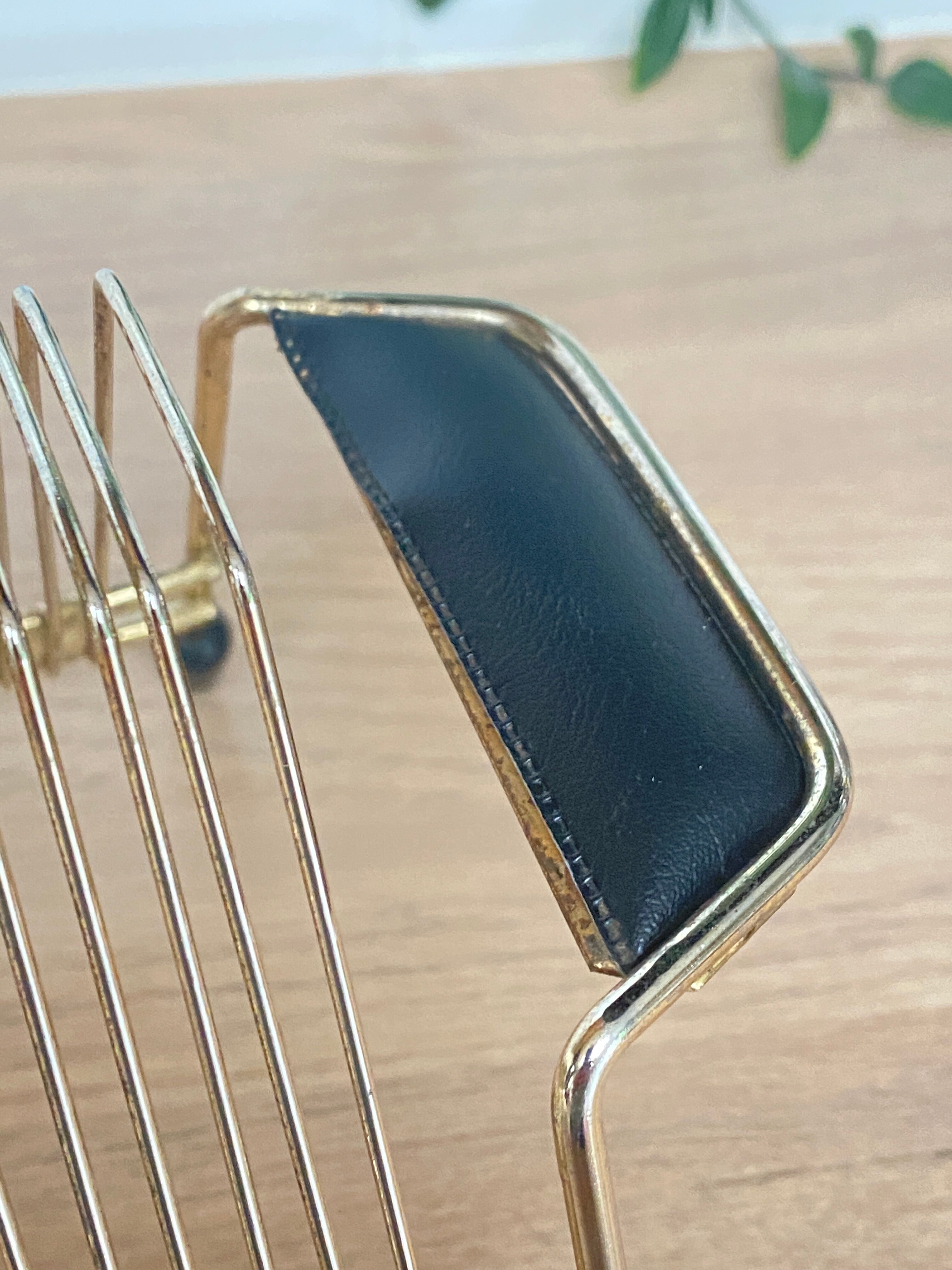 Vinyl records holder from the 50s-60s