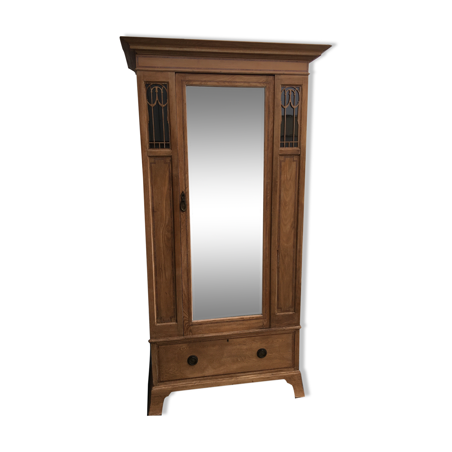 Early 20th century cloakroom