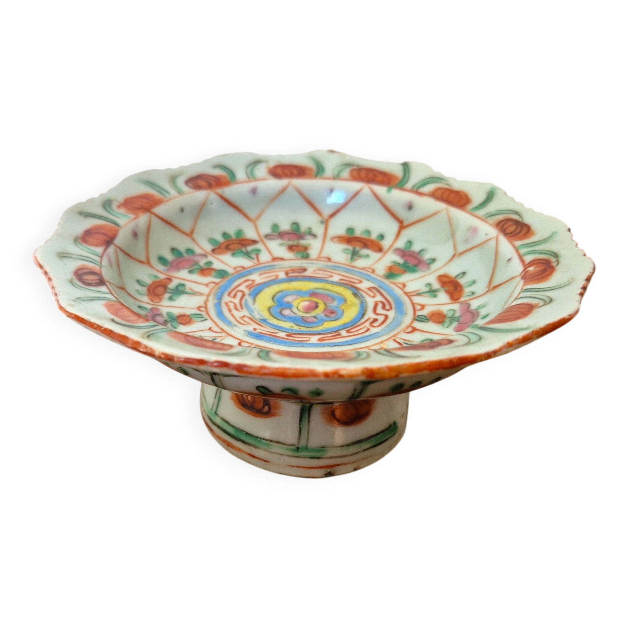 Benjarong footed bowl – fine hand-painted porcelain – Early 20th century