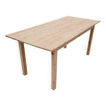 Farm table