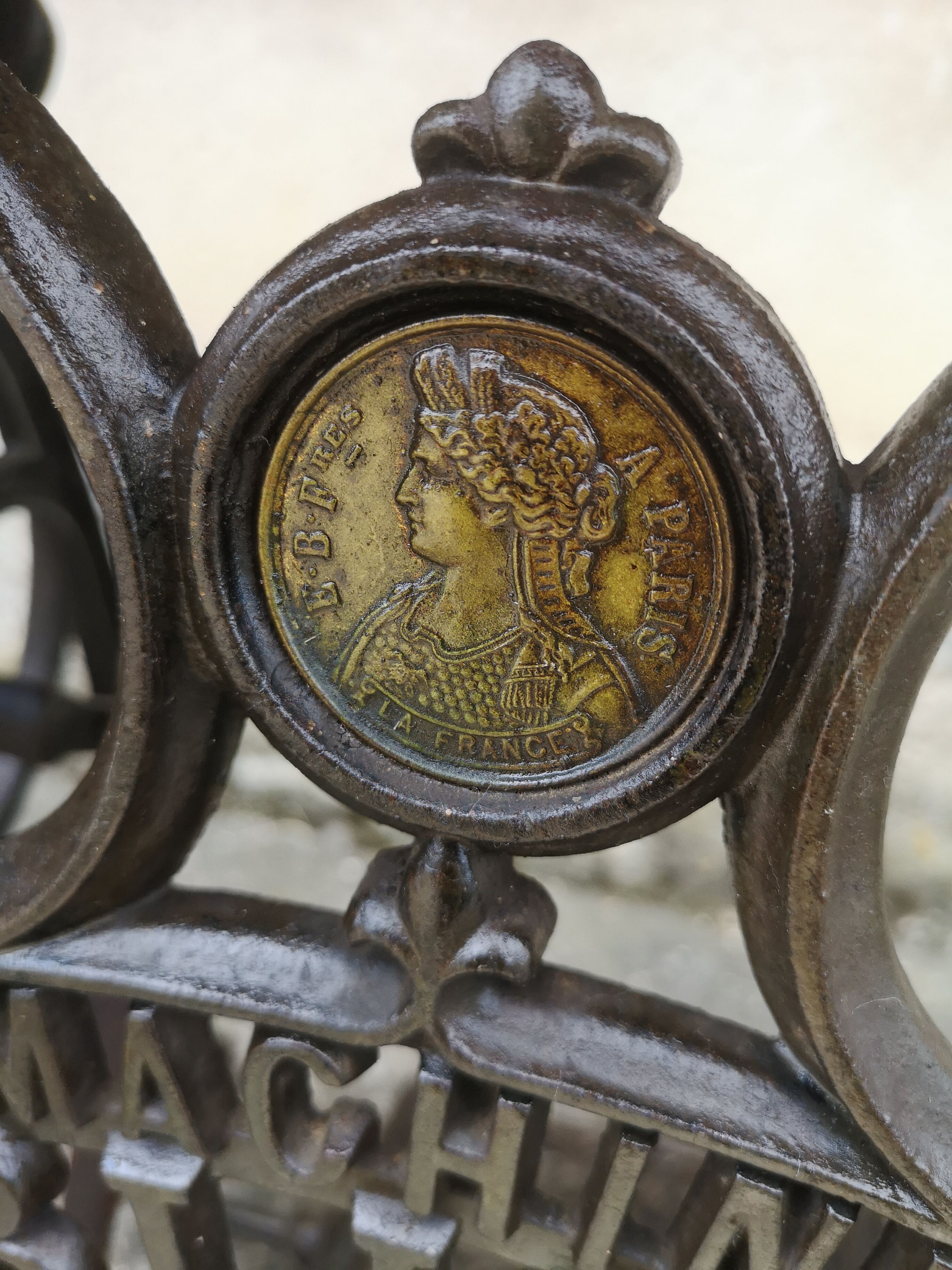 Bijou sewing machine