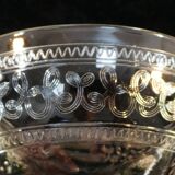 9 coupes à champagne en verre soufflé et gravé