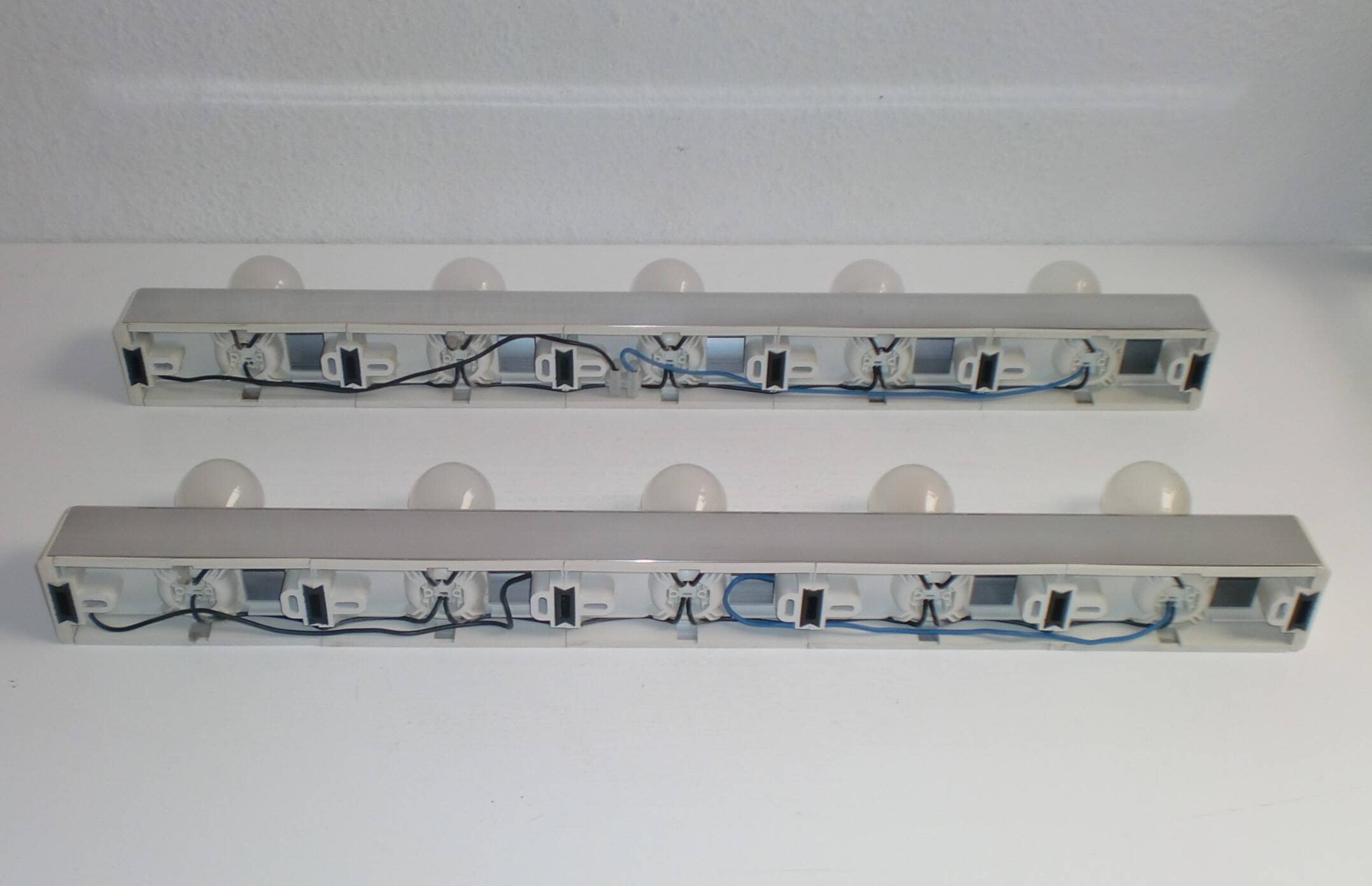 Set of two 70s, 80s Vanity Mirror Wall Lights, Targetti Sankey - Italy, Model "Studio"