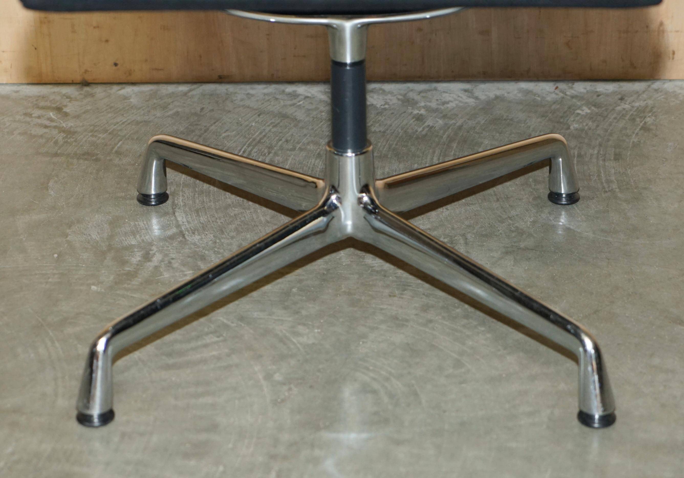 Charles & Ray Eames Vitra EA108 Hopsak swivel office chair