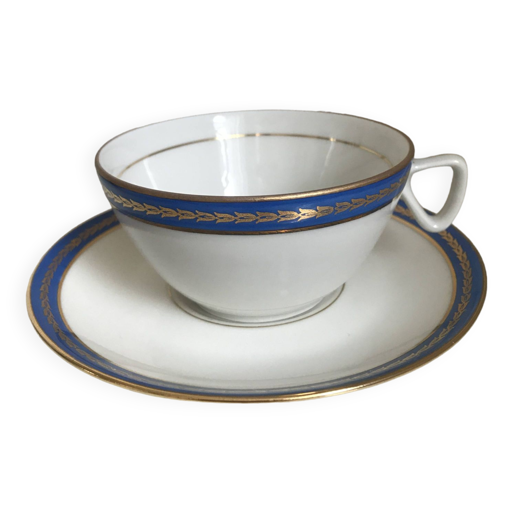 Porcelain cup