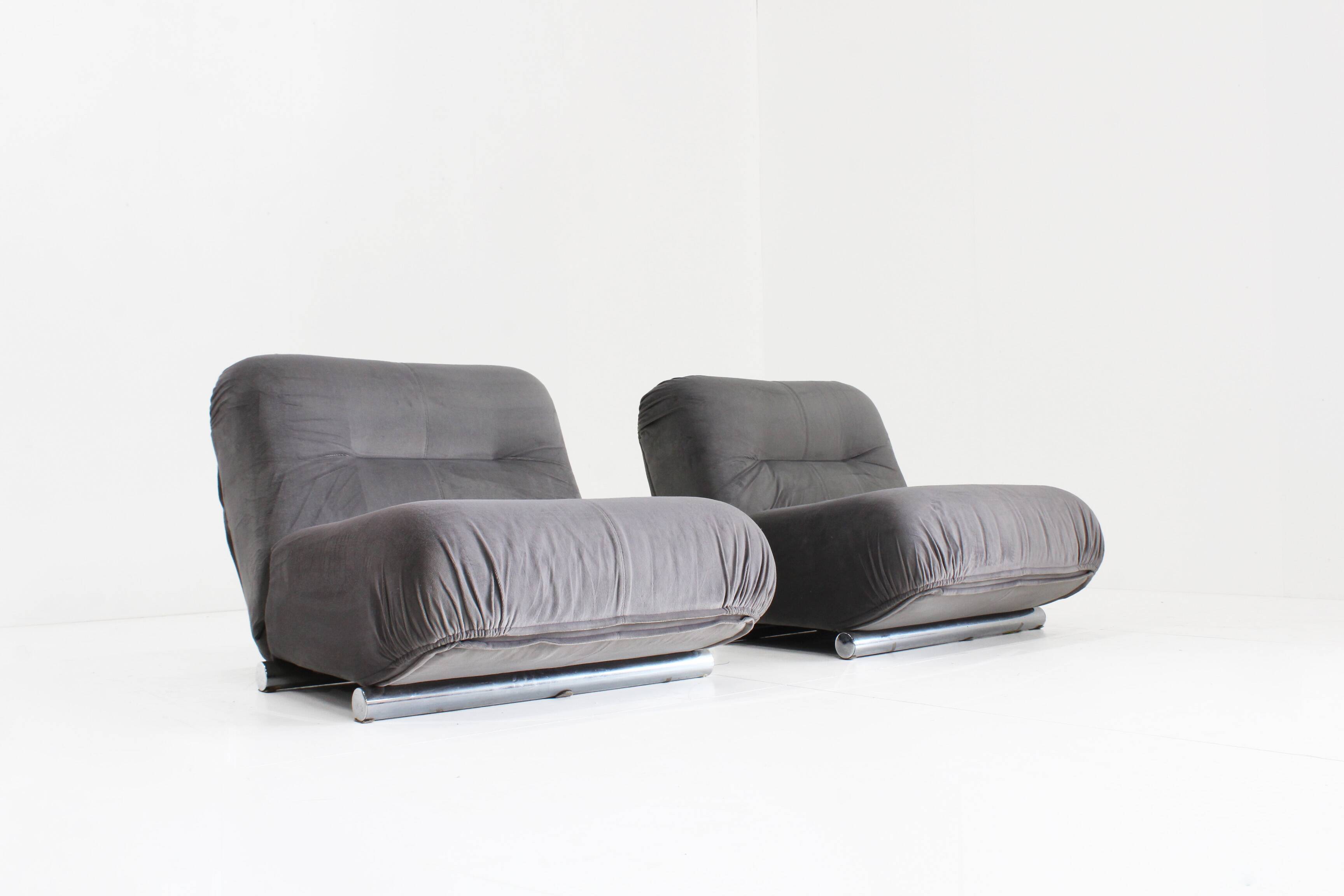 Giuseppe Munari Lounge Chairs for Poltrona Munari 1970s , Italy set of 2