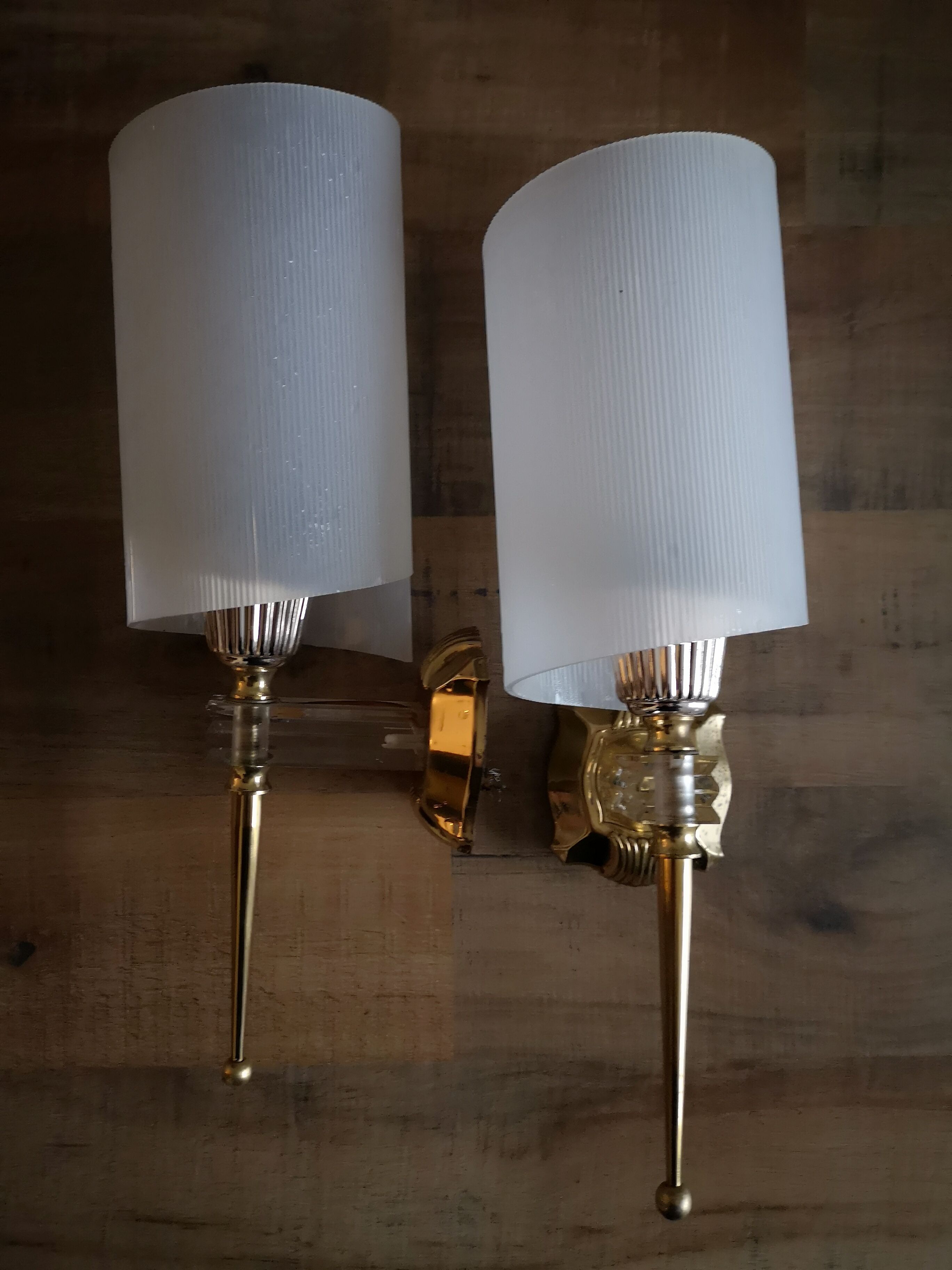 Pair of vintage wall light 50s in plexi and perspex gold brass