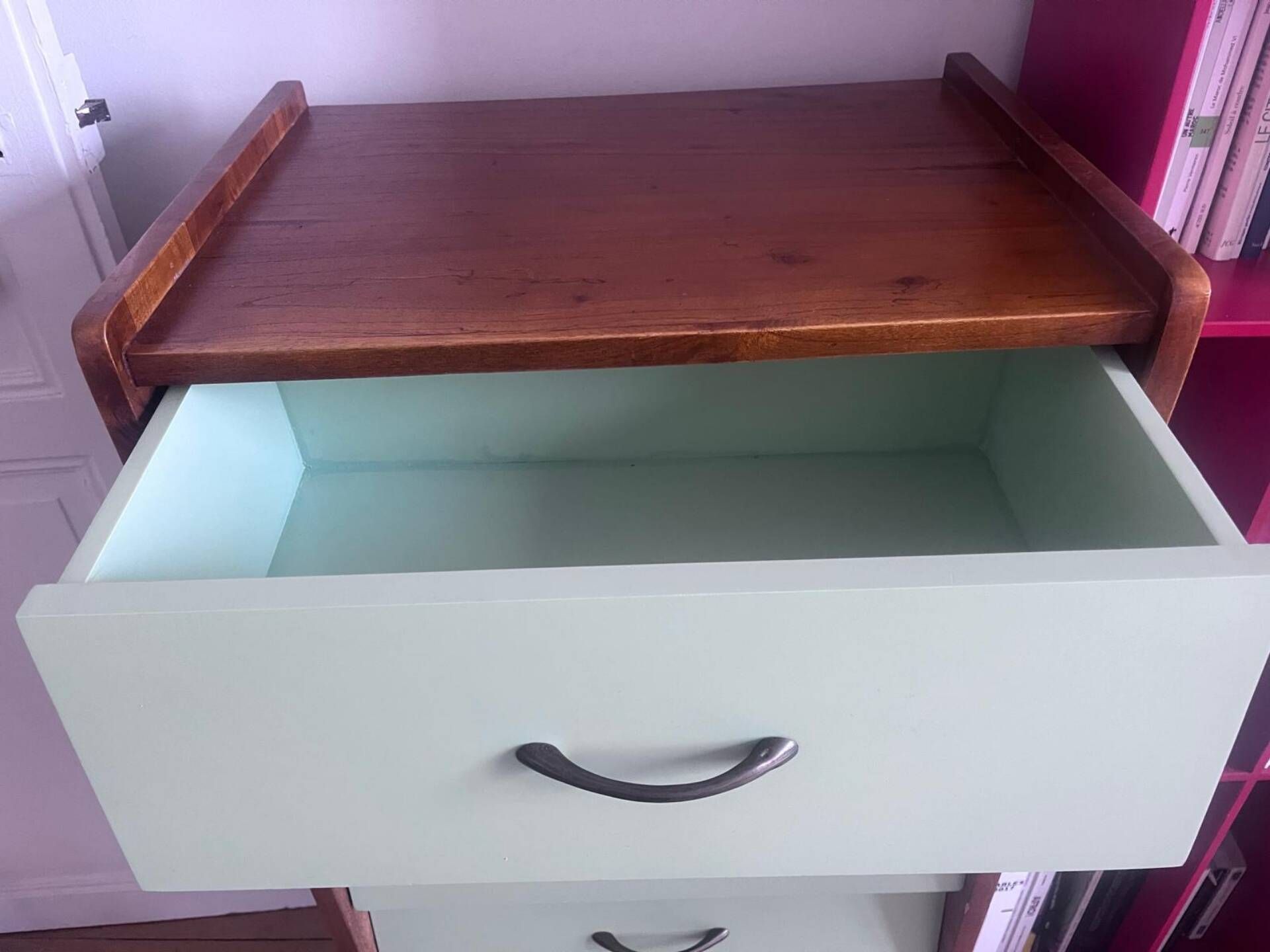 Chest of drawers
