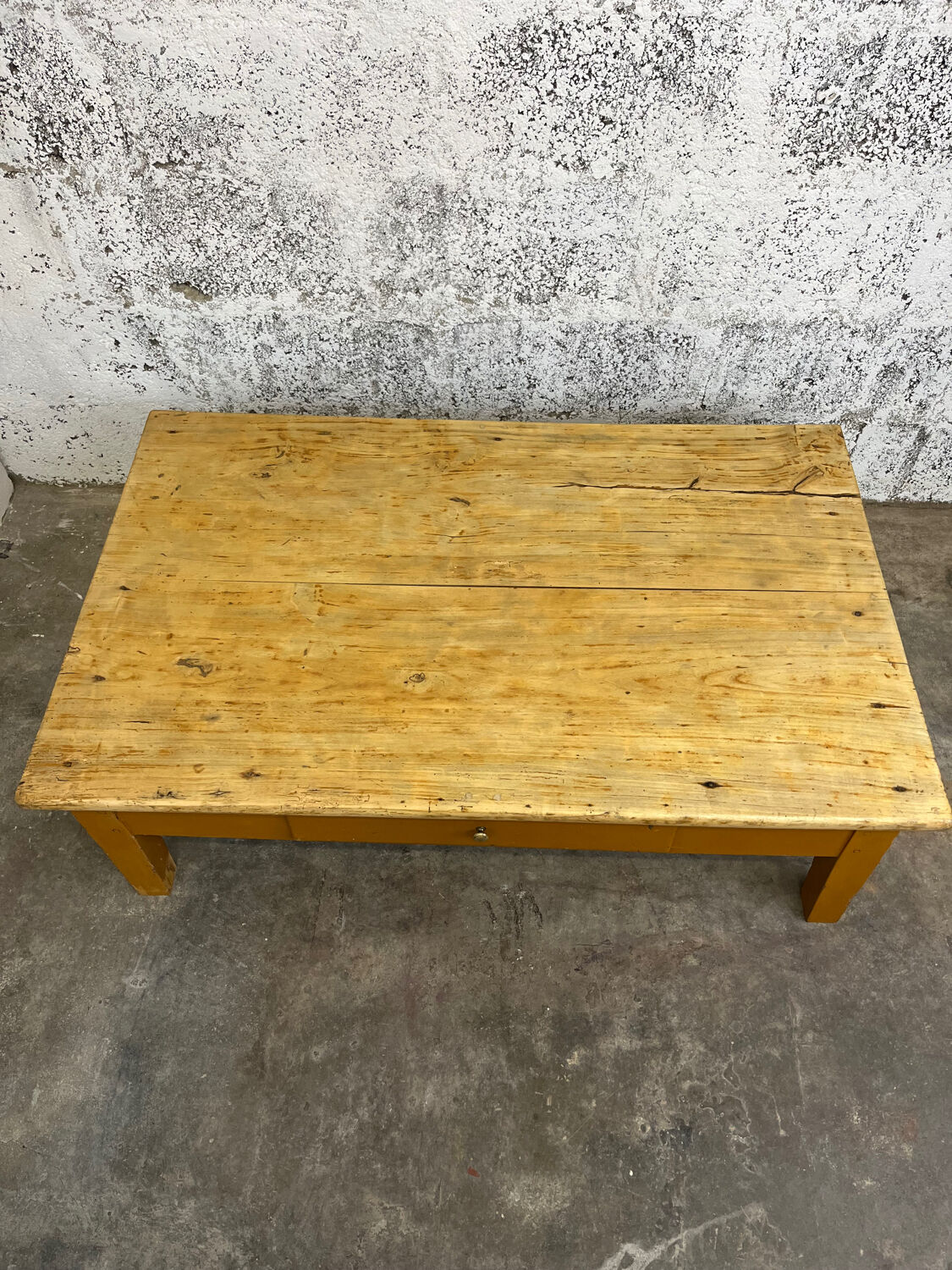 Coffee table farmhouse table