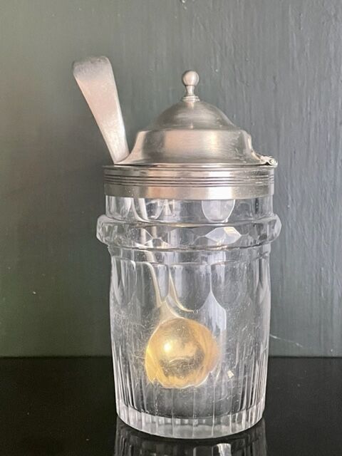Solid silver and crystal mustard, early nineteenth century.