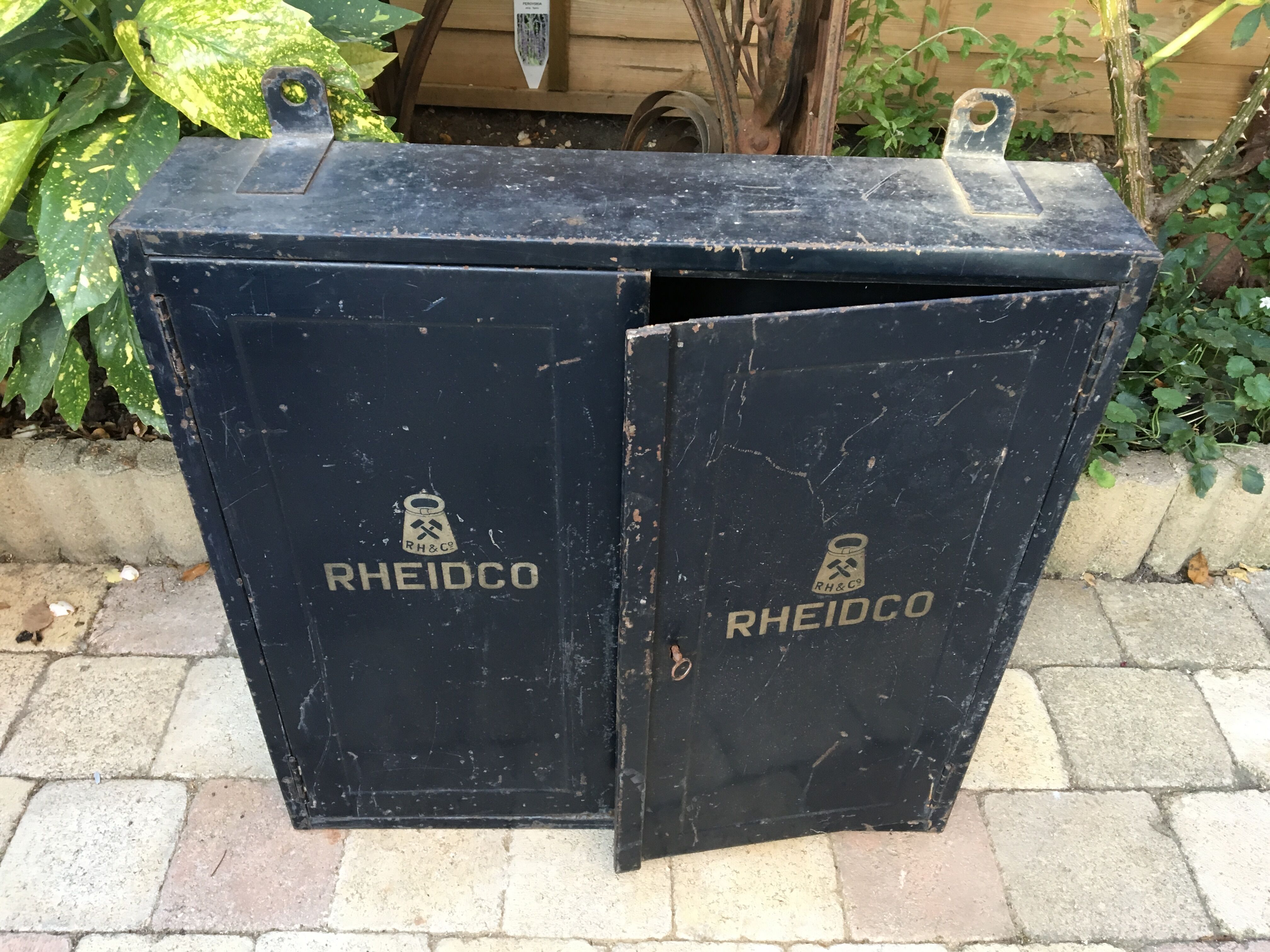 Garage Rheidco cabinet