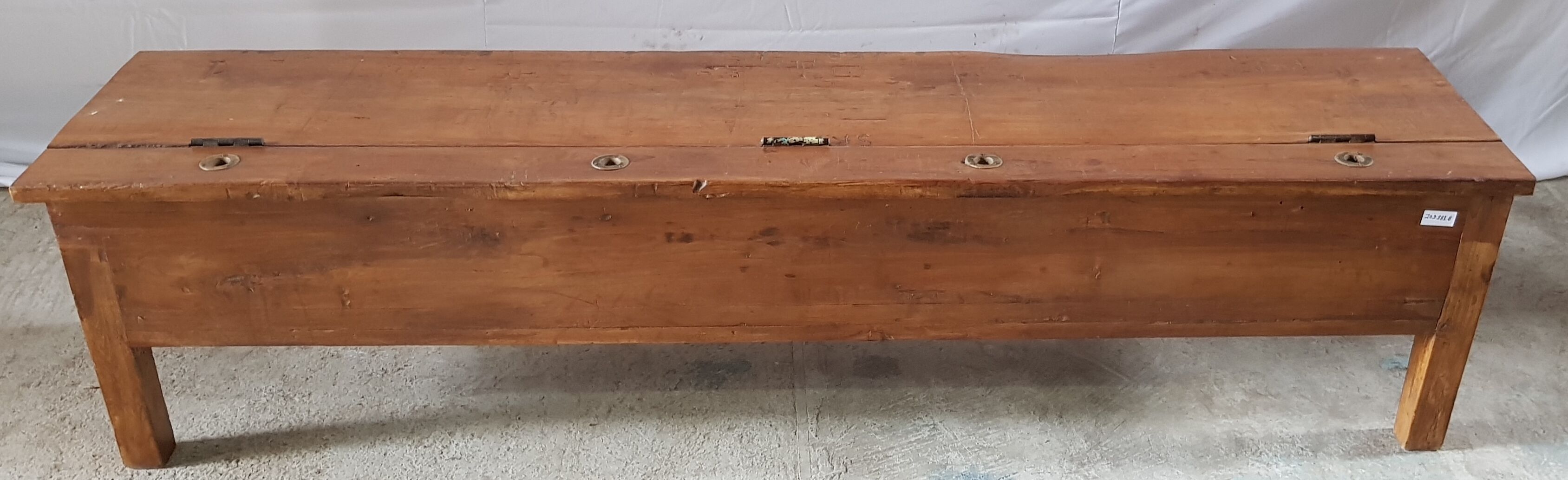 Chest, bench in teak