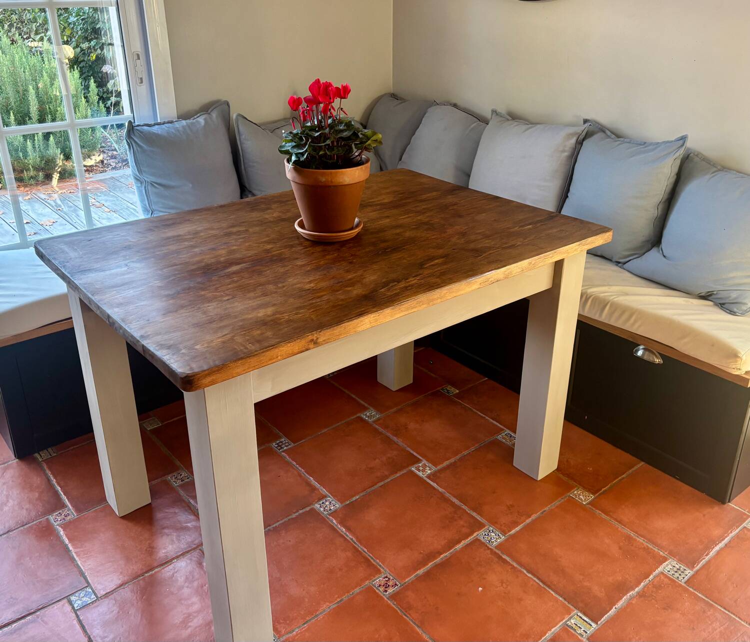 Table de ferme vintage rénovée