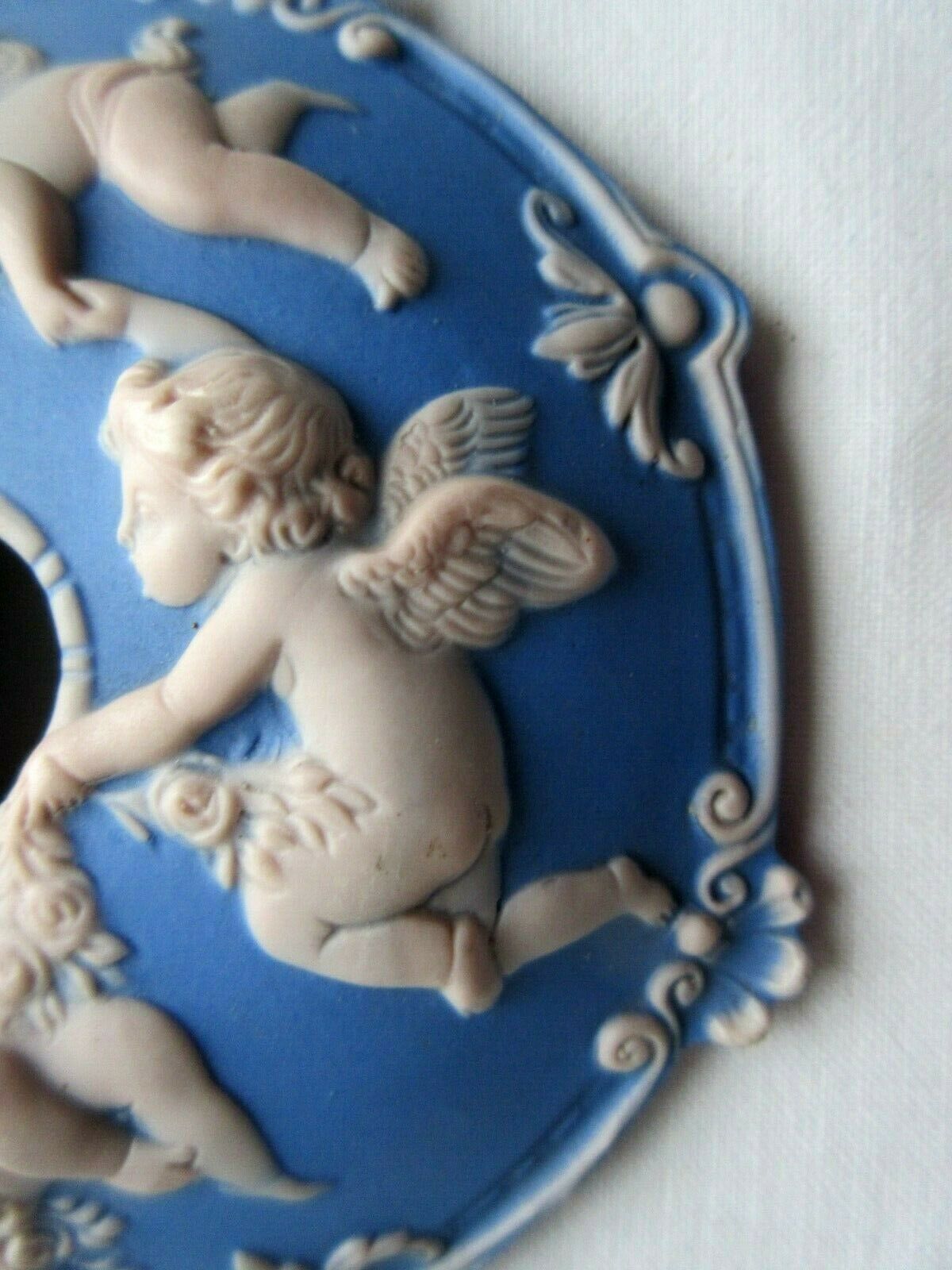 jewelry box or blue porcelain candy box with 4 angels