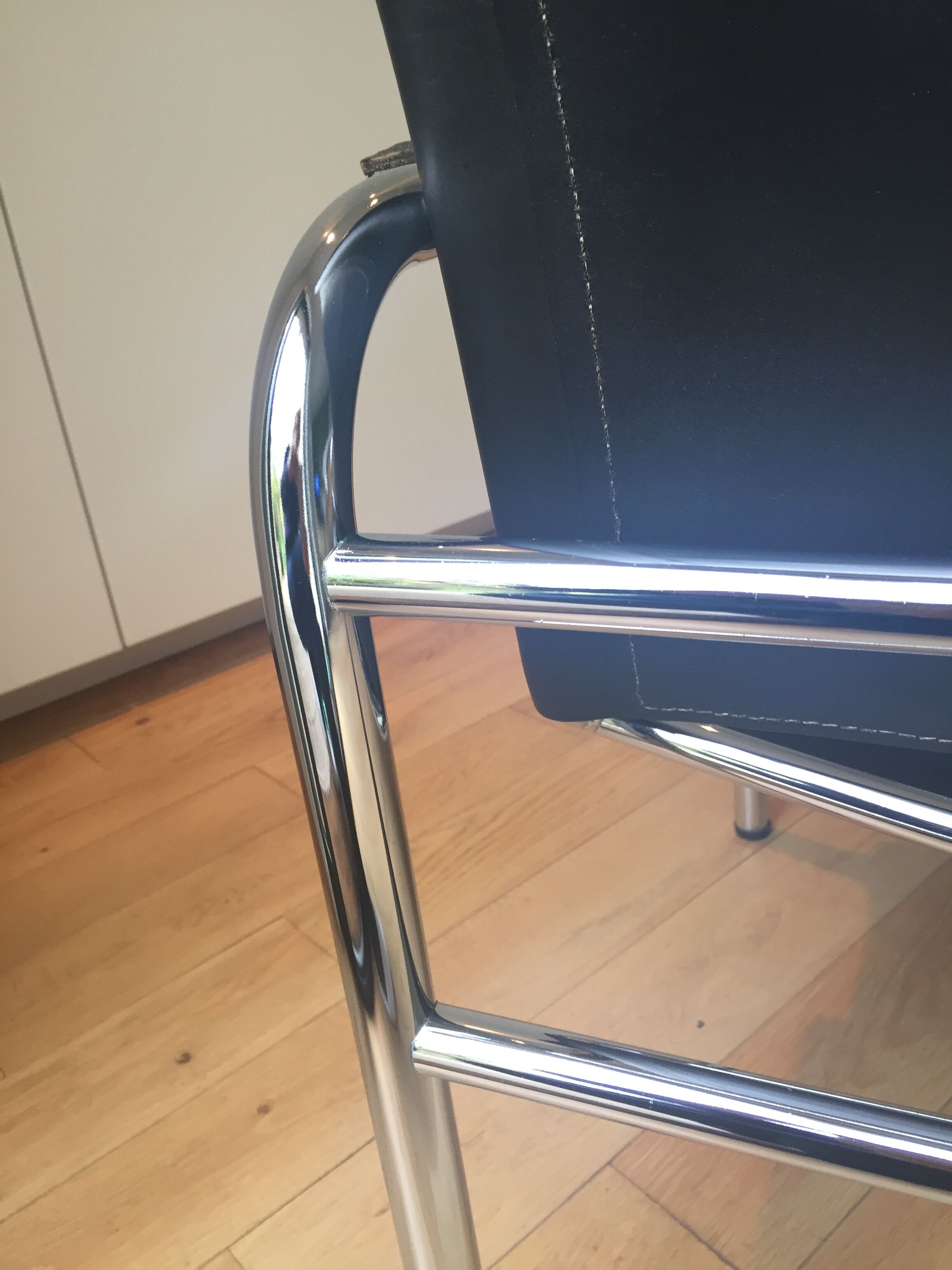 Bauhaus armchair in leather and chrome tubes, 70s 80s