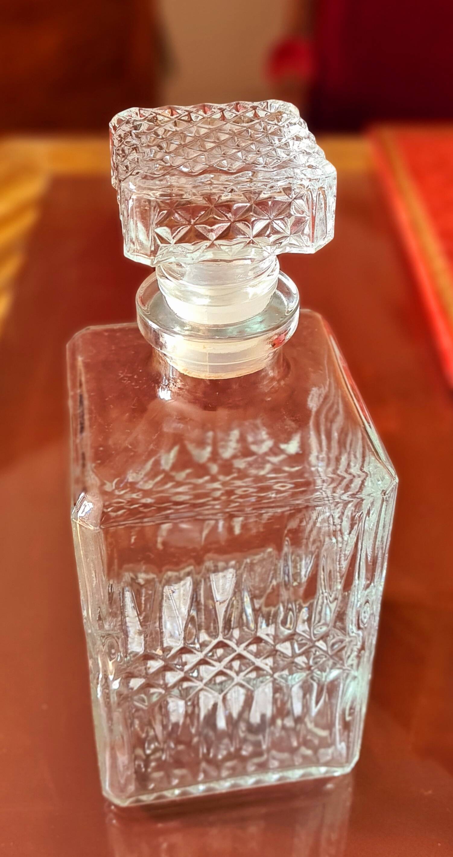 Whiskey decanter