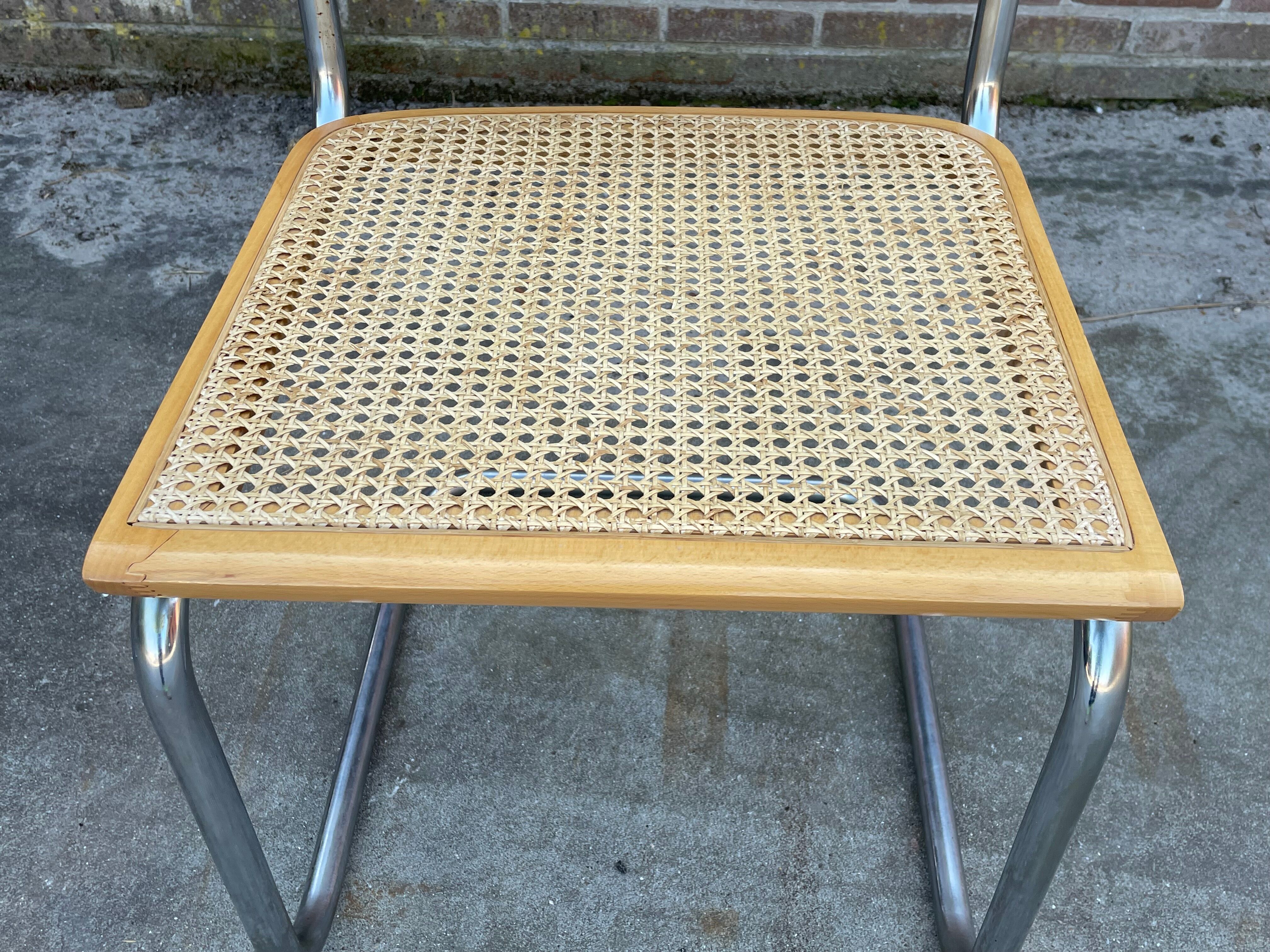Lot de  4 chaises modèle Cesca B32