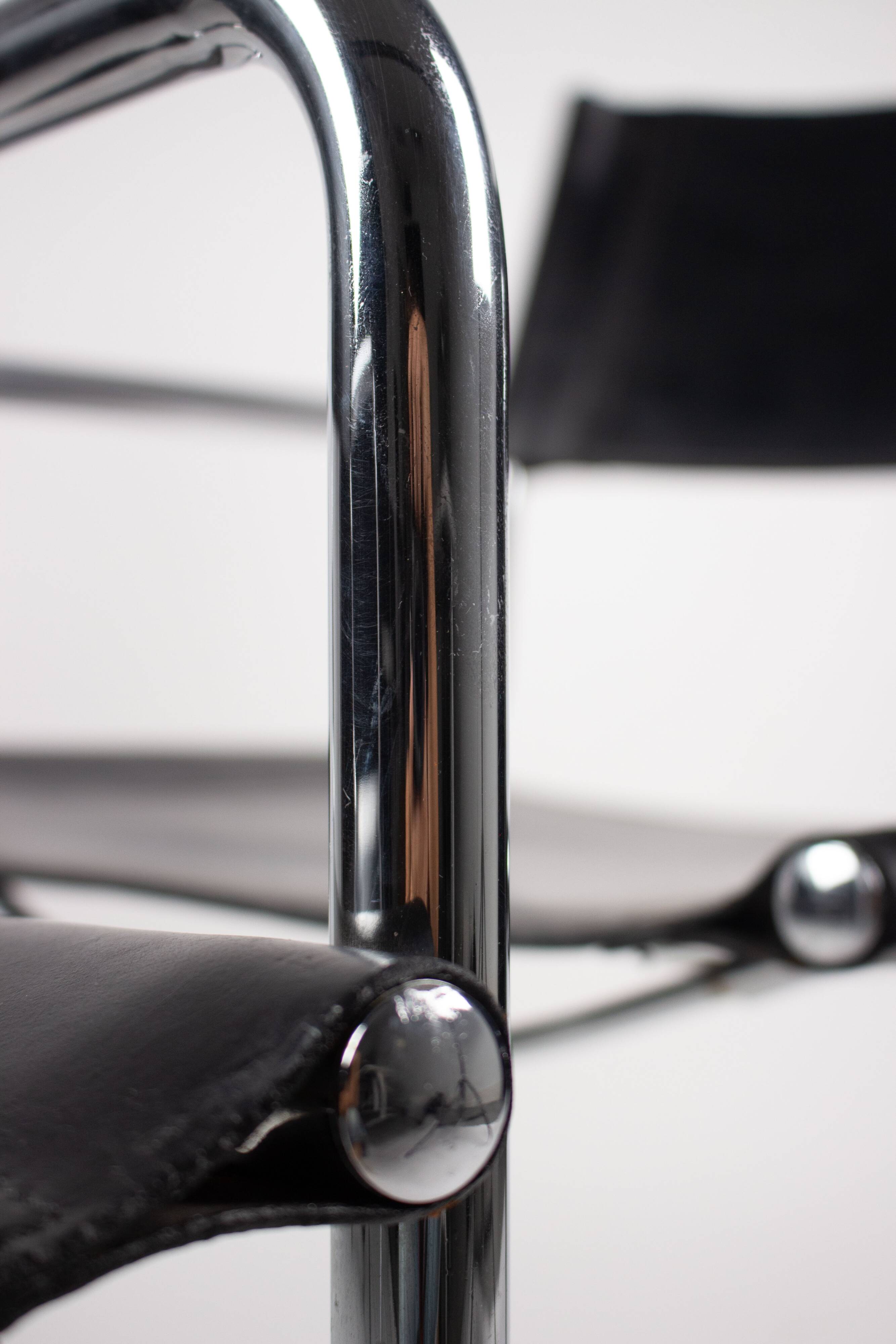 Pair of Matteo Grassi MG5 chairs in black leather and chrome