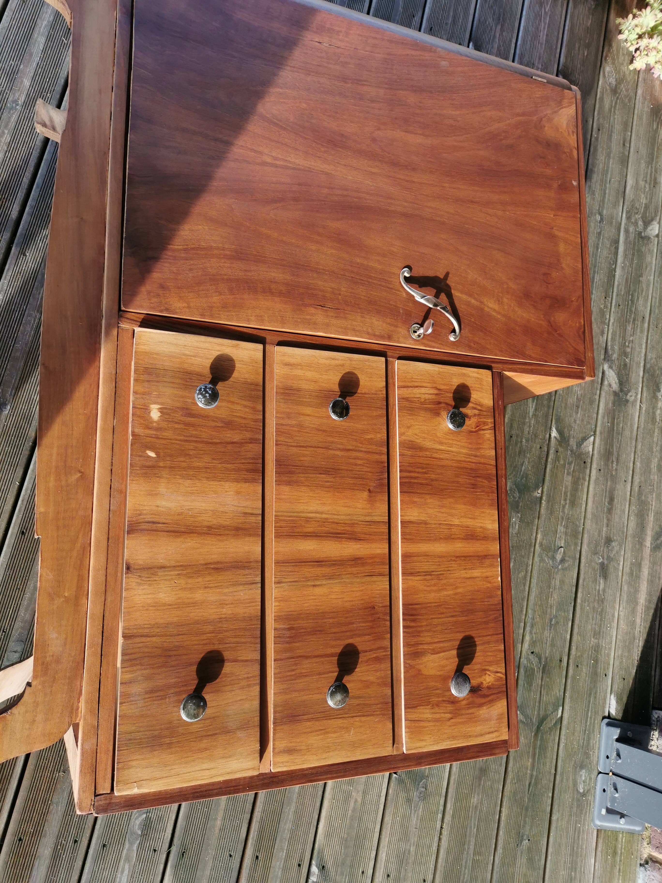 Asymetical chest of drawers