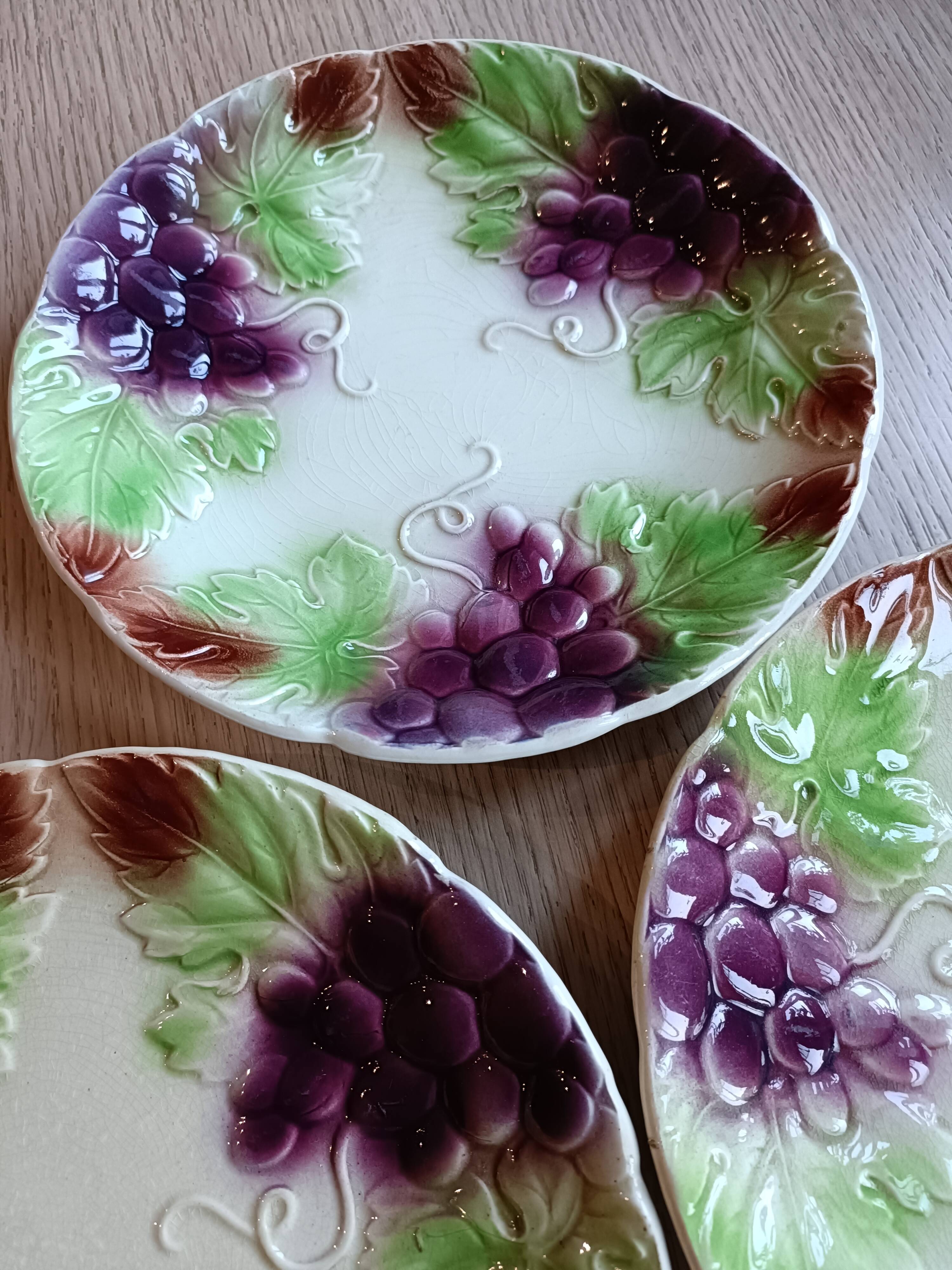 3 barbotine plates from Onnaing