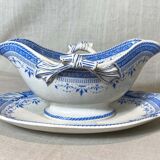 Ensemble B&Cie, Creil and Montereau, saucier with standing cup