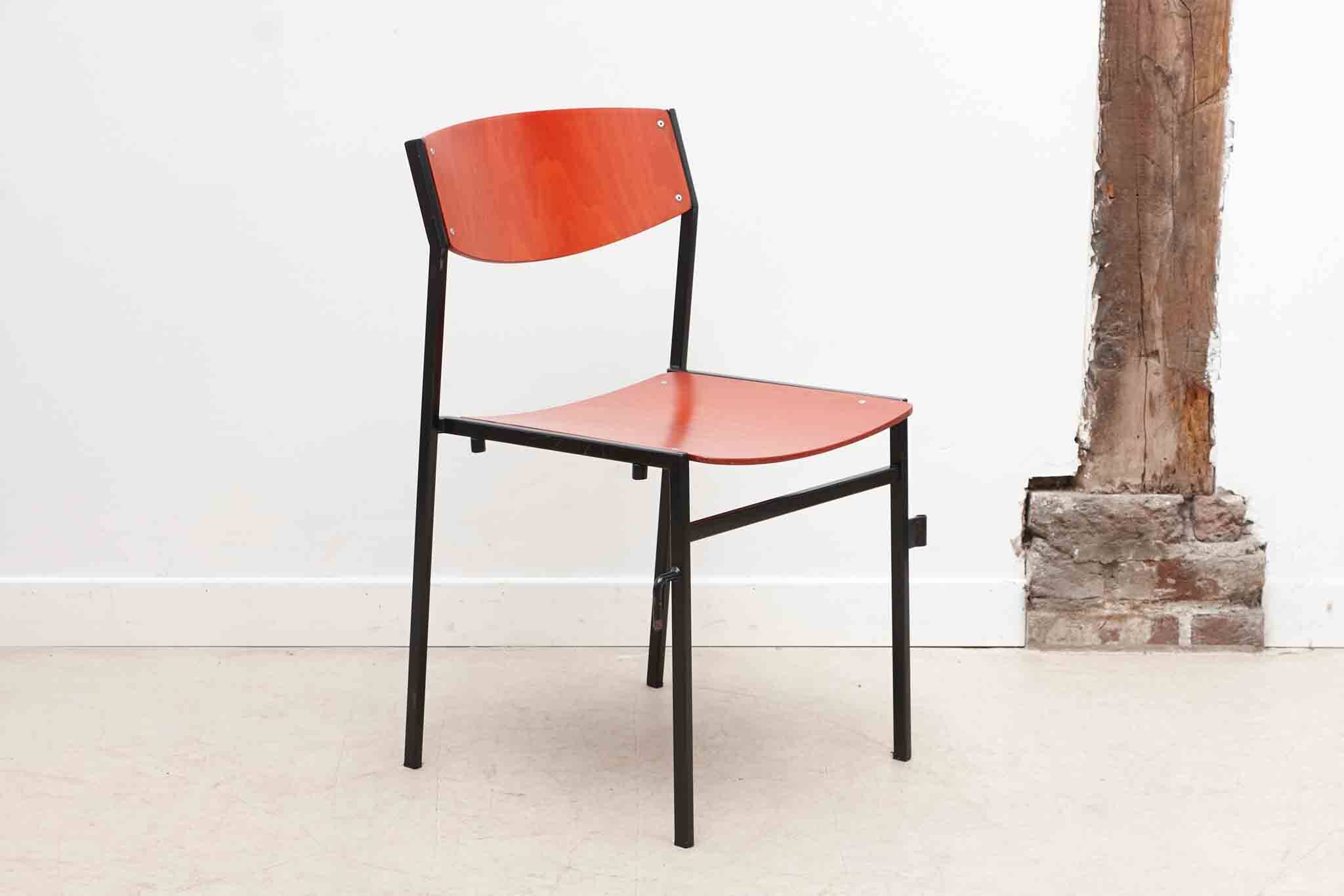 Gijs van der Sluis chairs red