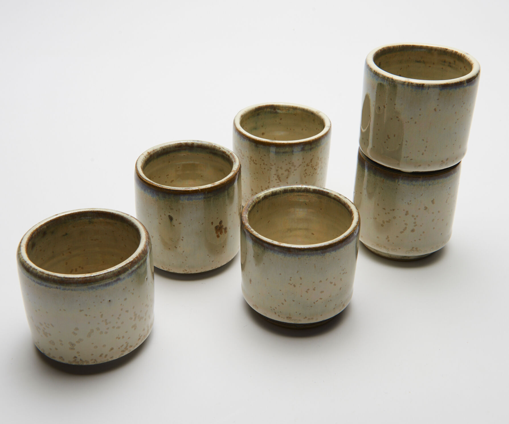 6 coffee cups from the potter of the rue du Petit Musc