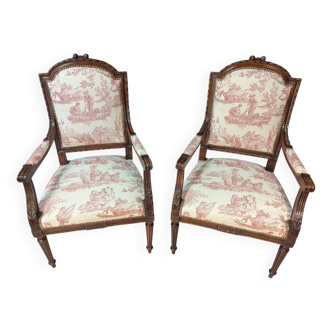 Paire de fauteuils Louis XVI en noyer, tissu toile de Jouy