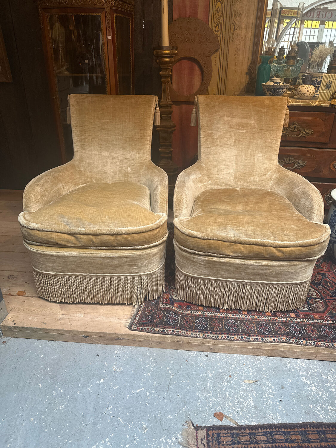 2 velvet armchairs