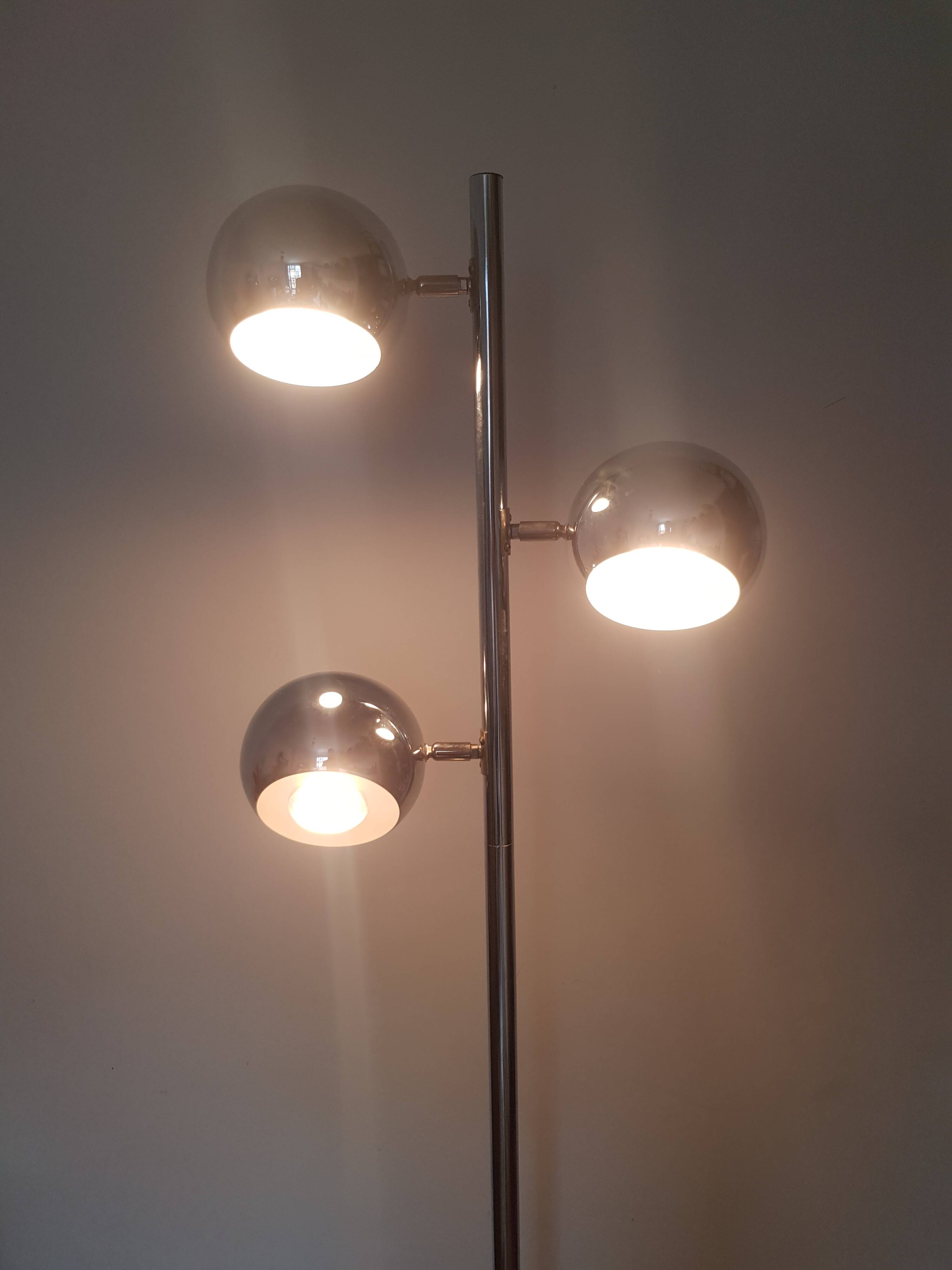 Vintage floor lamp with 3 globes