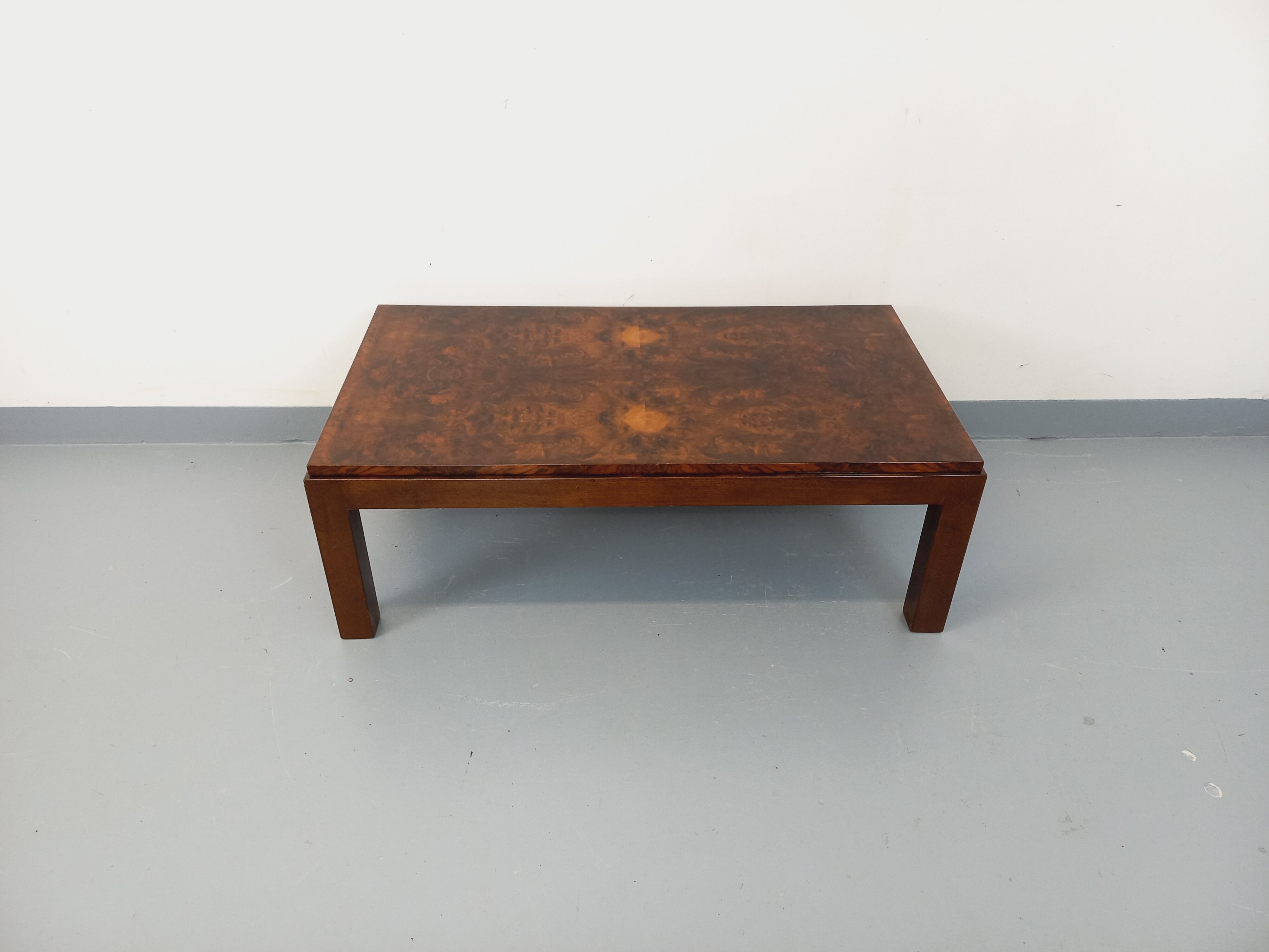 Table basse rectangulaire vintage en orme et loupe d’orme des années 70