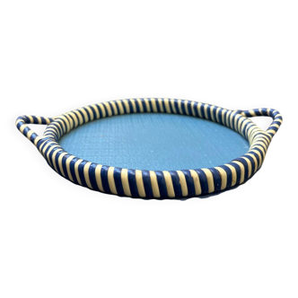 Small tray in scoubidou.