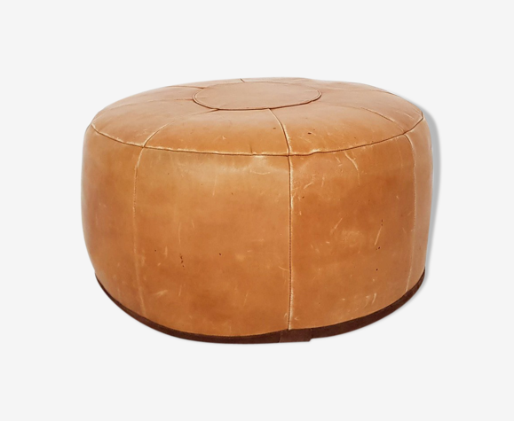Ottoman en cuir de cognac rond années 1960