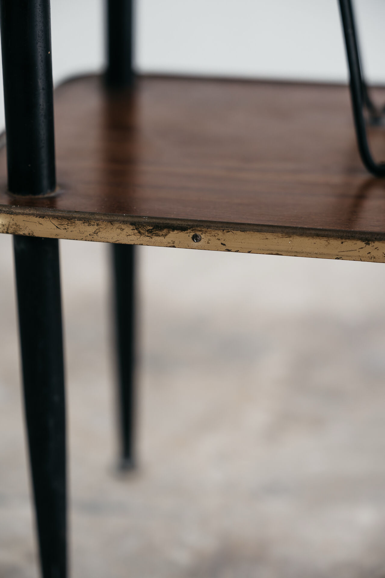 Table d'appoint, porte-revues, années 1950