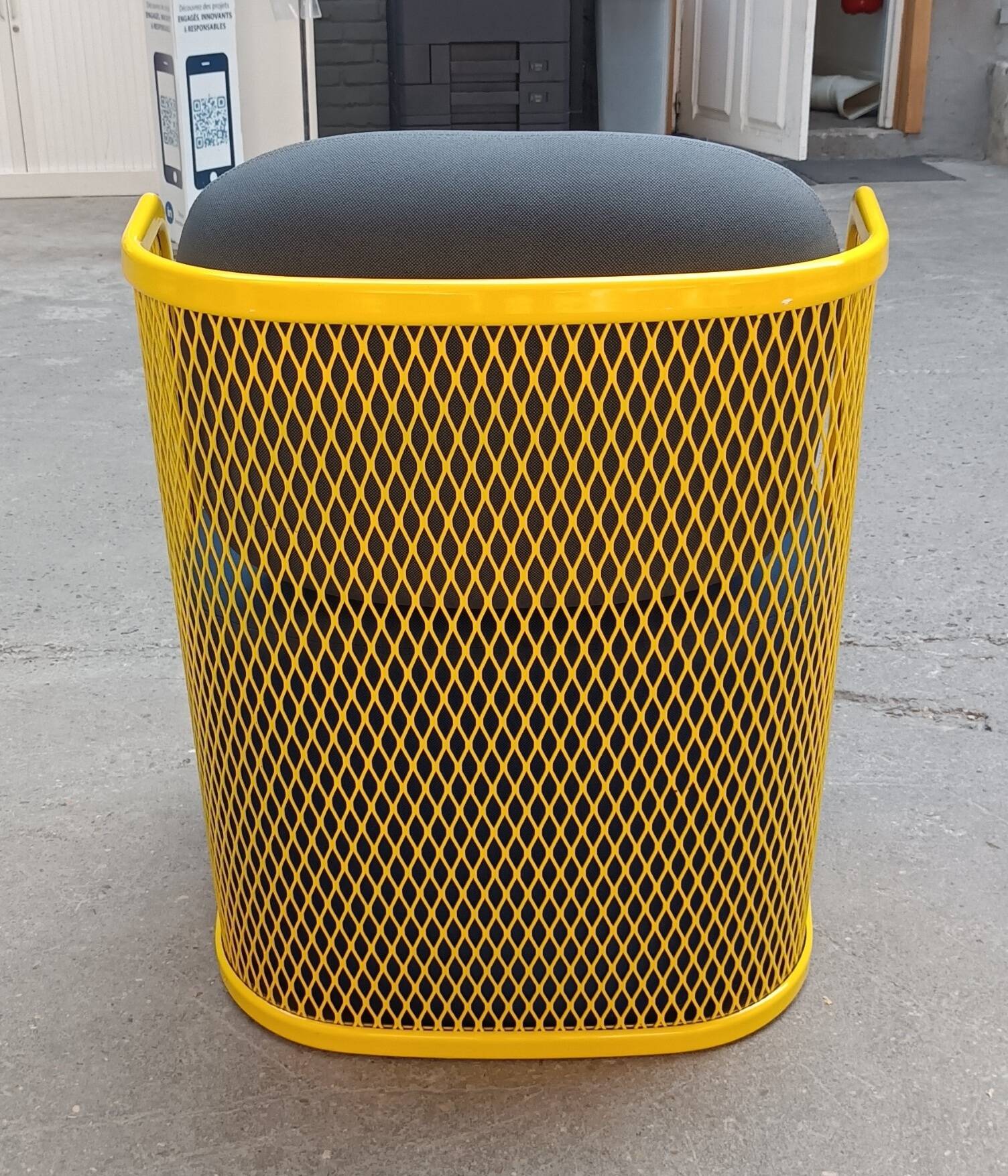 CIDER Ingrid armchair in yellow and blue