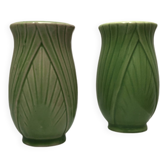 Duo salt and pepper shakers in green slip